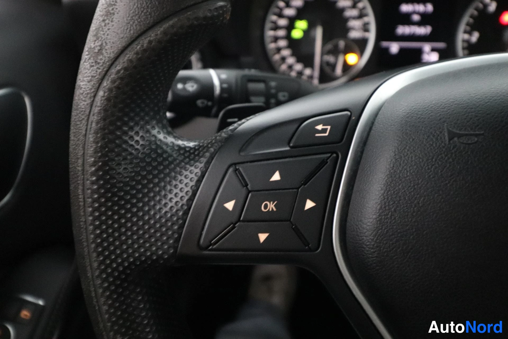 Sininen Mercedes-Benz A 2012, yksityiskohta, kuva 16