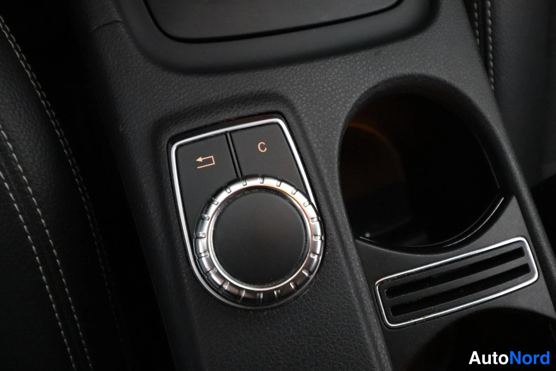 Sininen Mercedes-Benz A 2012, yksityiskohta, kuva 25