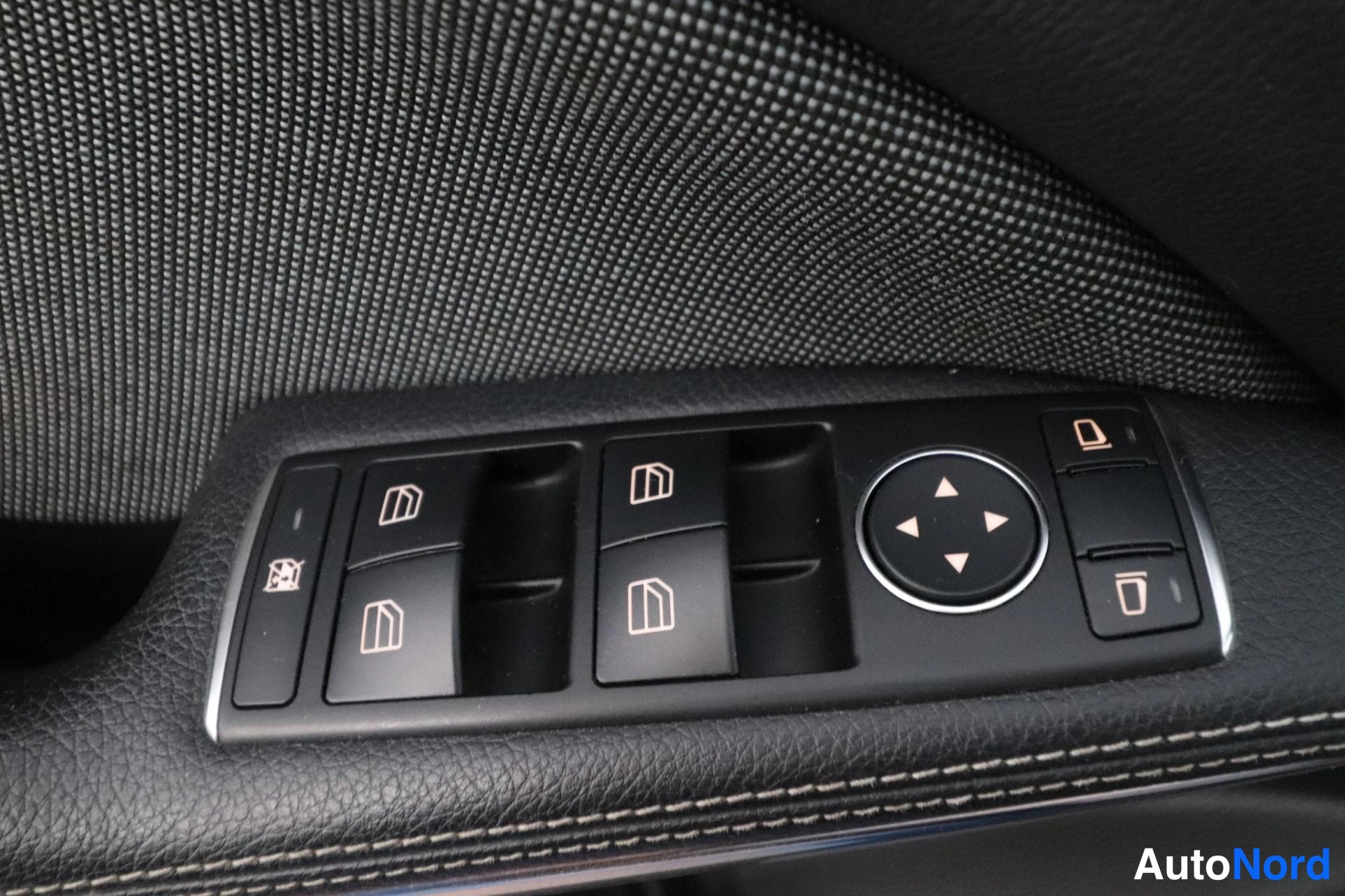 Sininen Mercedes-Benz A 2012, yksityiskohta, kuva 30