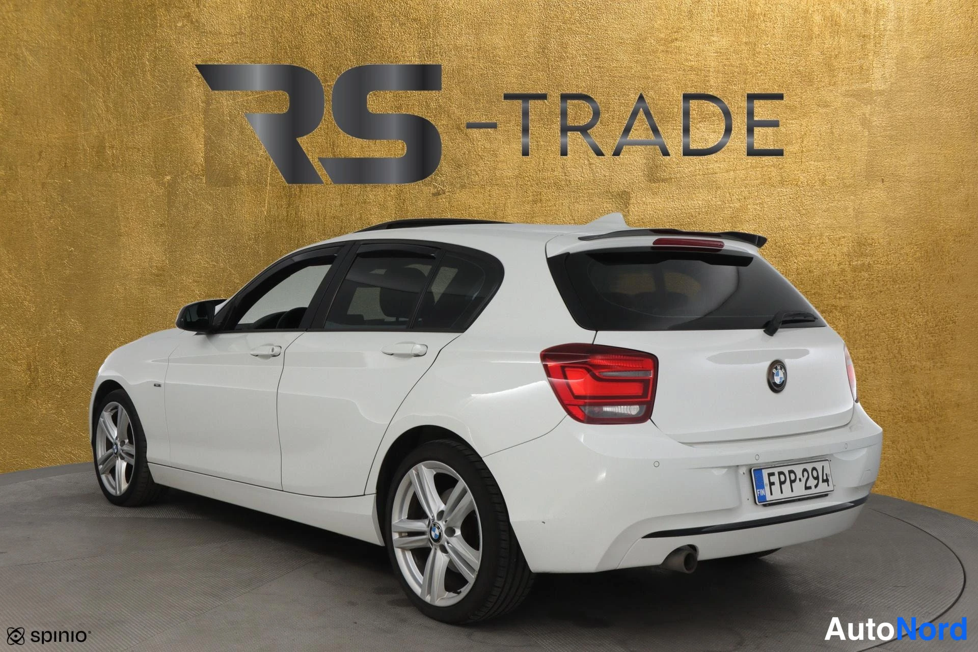 Valkoinen BMW 120d 2013, takaviisto, kuva 5