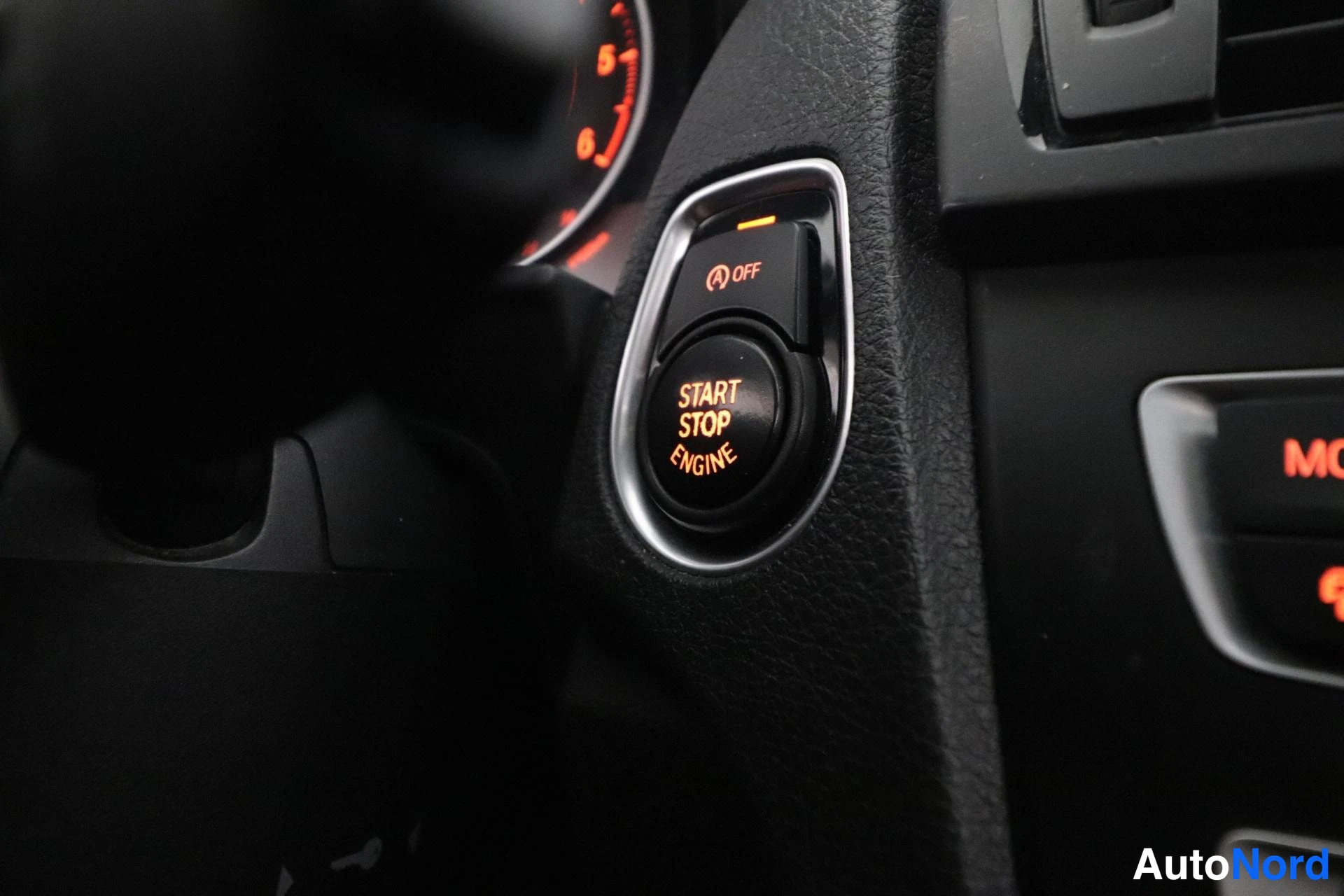 Valkoinen BMW 120d 2013, yksityiskohta, kuva 26