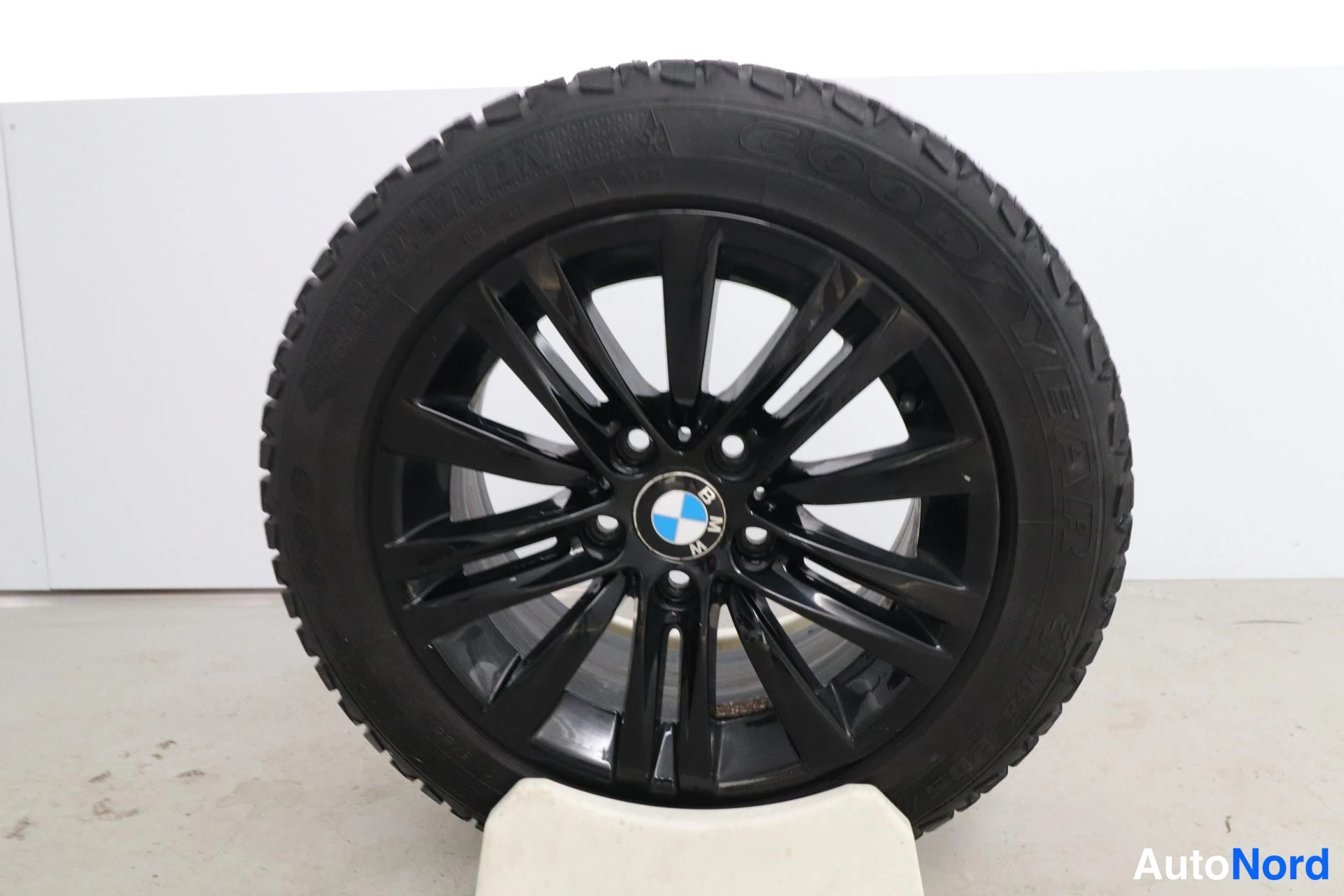 Valkoinen BMW 120d 2013, yksityiskohta, kuva 27