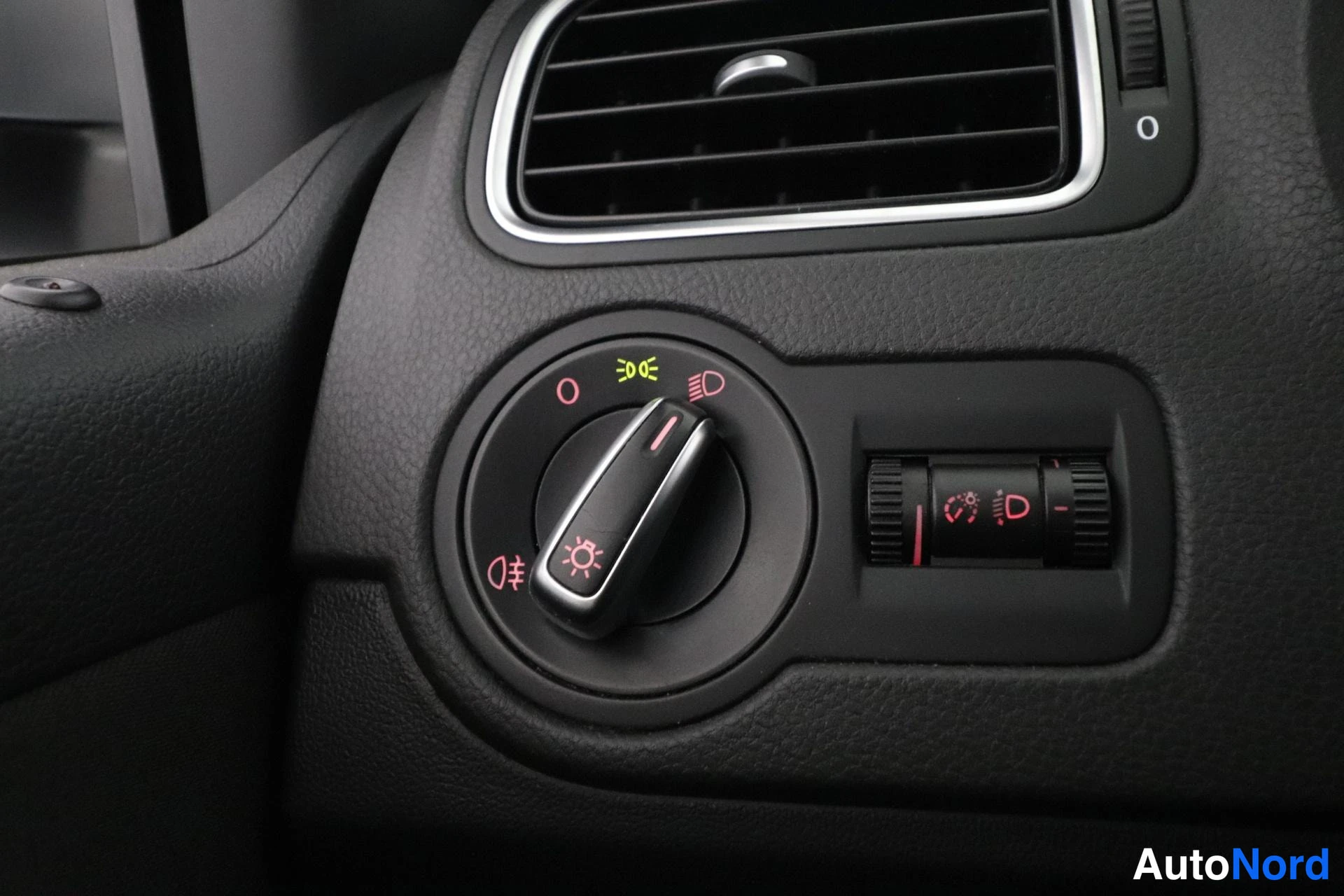 Silver Volkswagen Polo 2013, detalj, bild 22