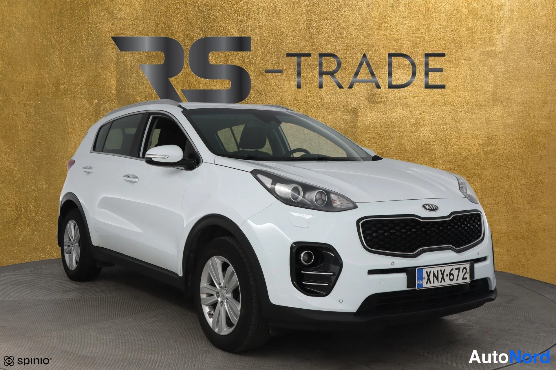 Valkoinen Kia Sportage 2016, etuviisto, keula oikealle, kuva 3