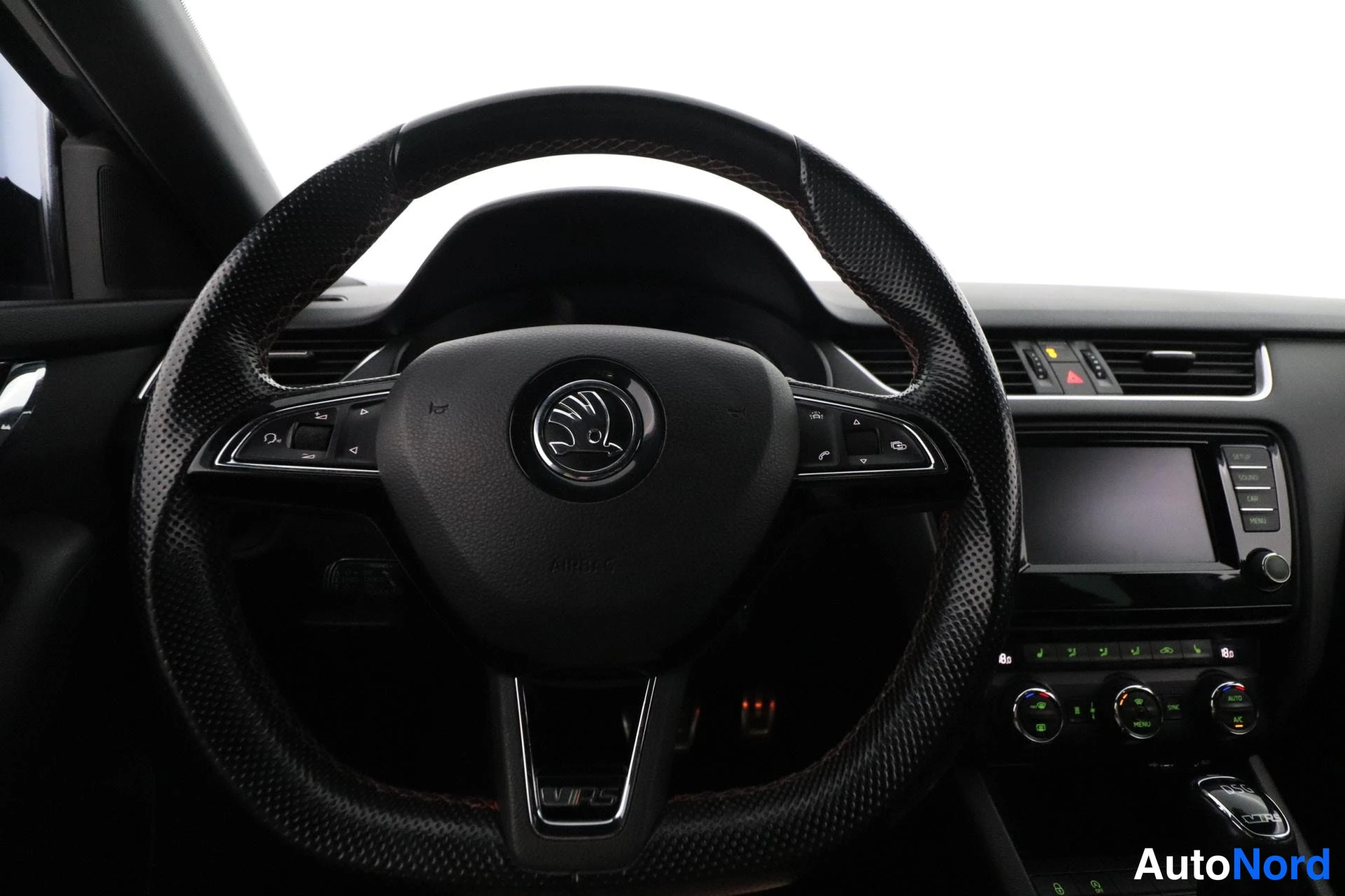 Grey Skoda Octavia 2016, detail, photo 14