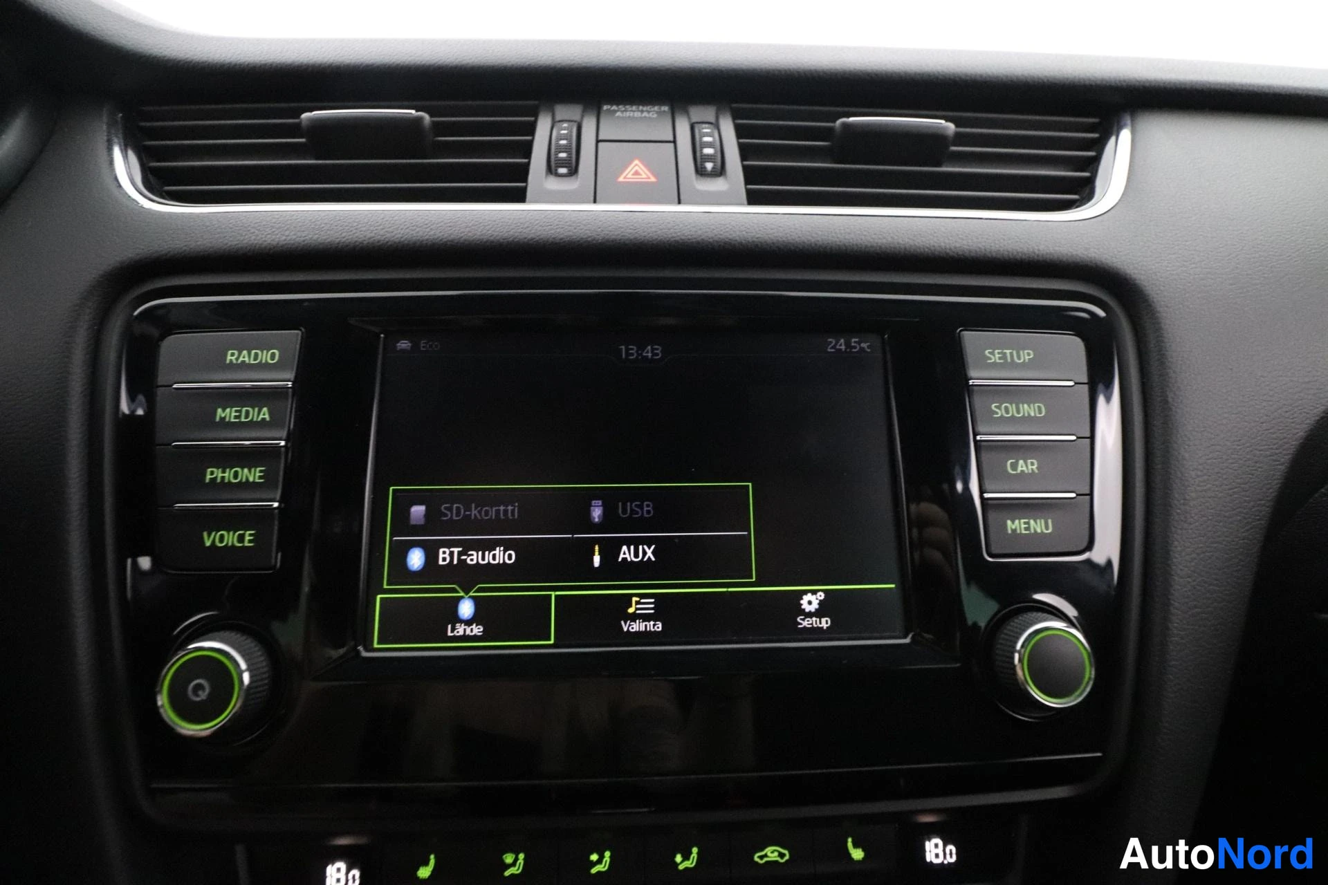 Grey Skoda Octavia 2016, detail, photo 21