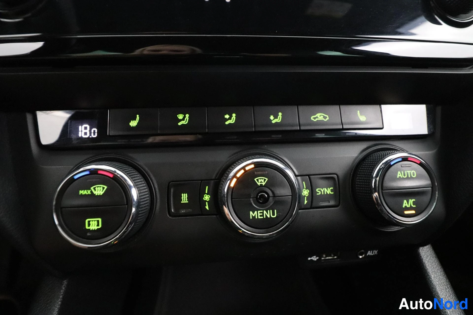 Grey Skoda Octavia 2016, detail, photo 31