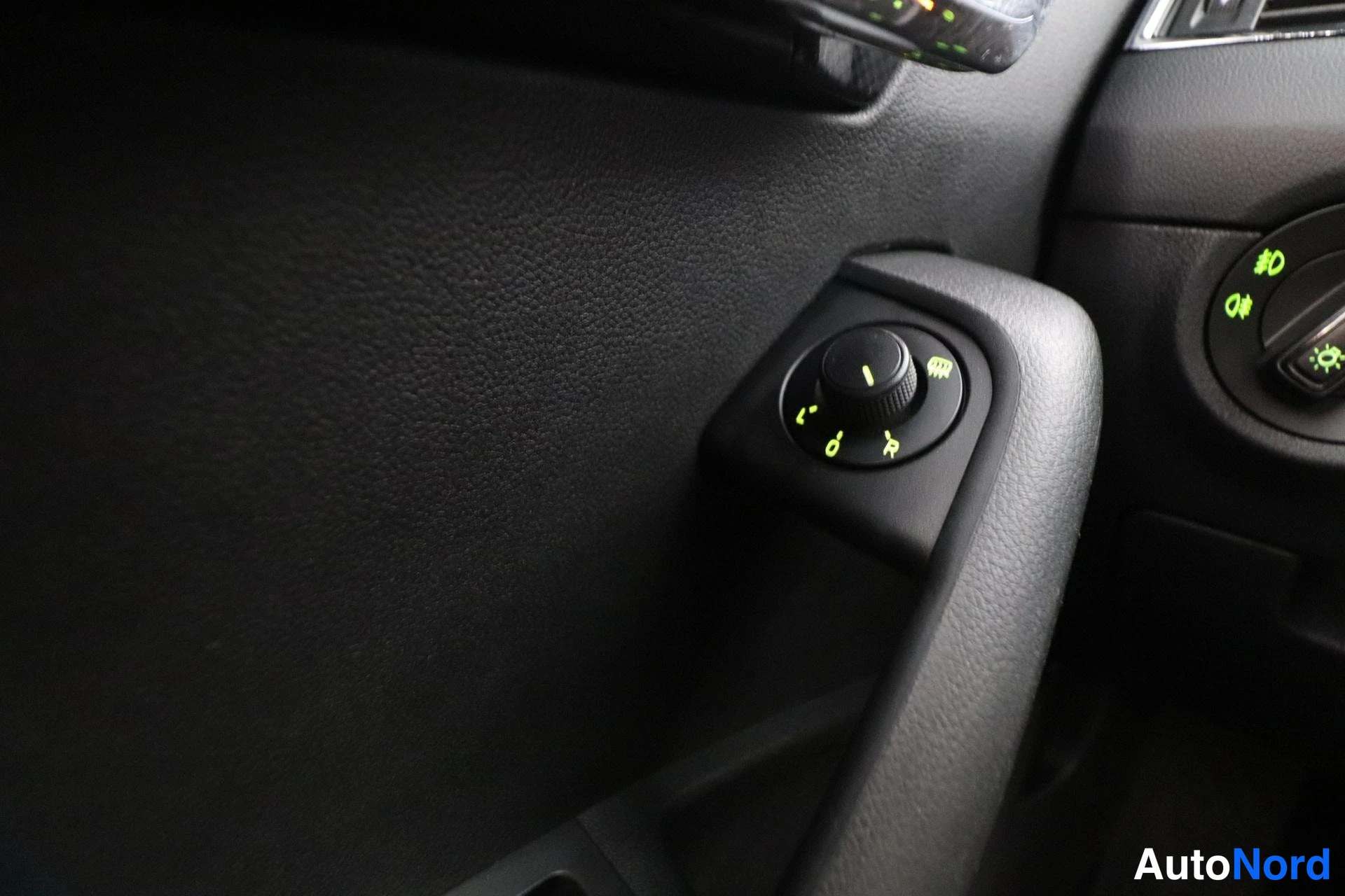 Grey Skoda Octavia 2016, detail, photo 25