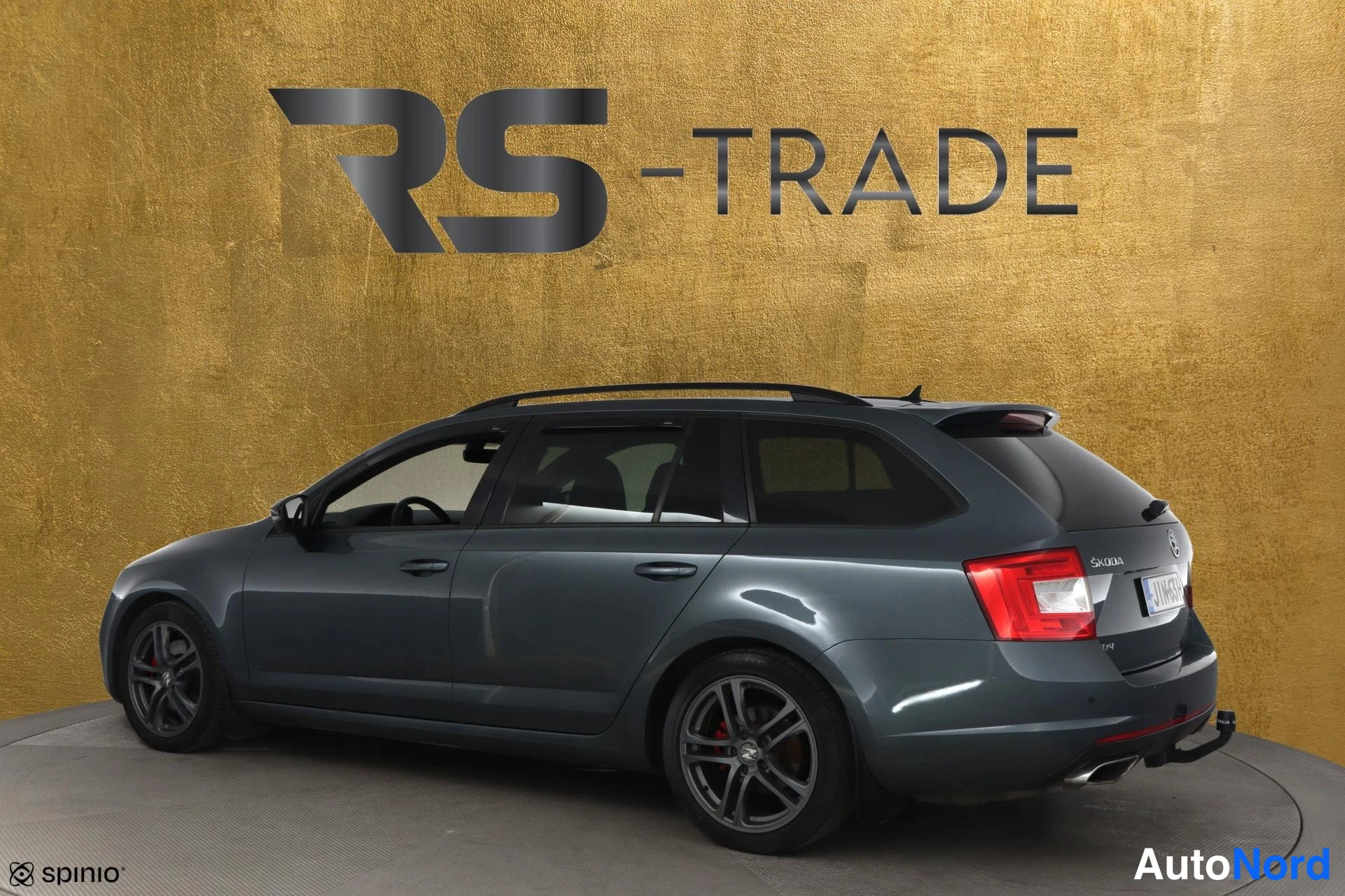 Grey Skoda Octavia 2016, side, photo 4