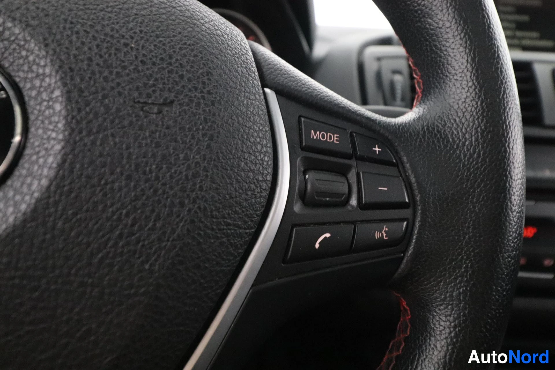 Musta BMW 120d xDrive 2013, yksityiskohta, kuva 15