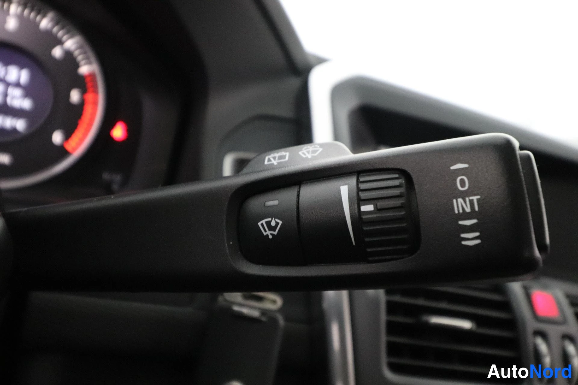 Grey Volvo XC60 2012, detail, photo 17