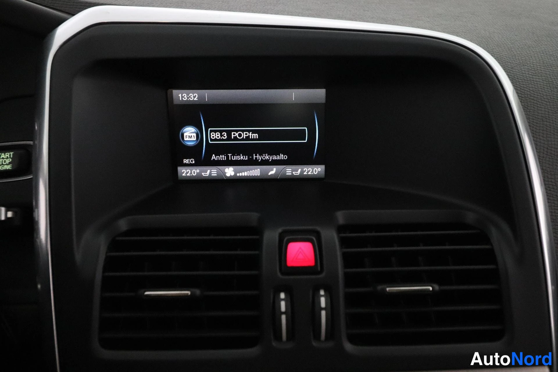 Grey Volvo XC60 2012, detail, photo 19