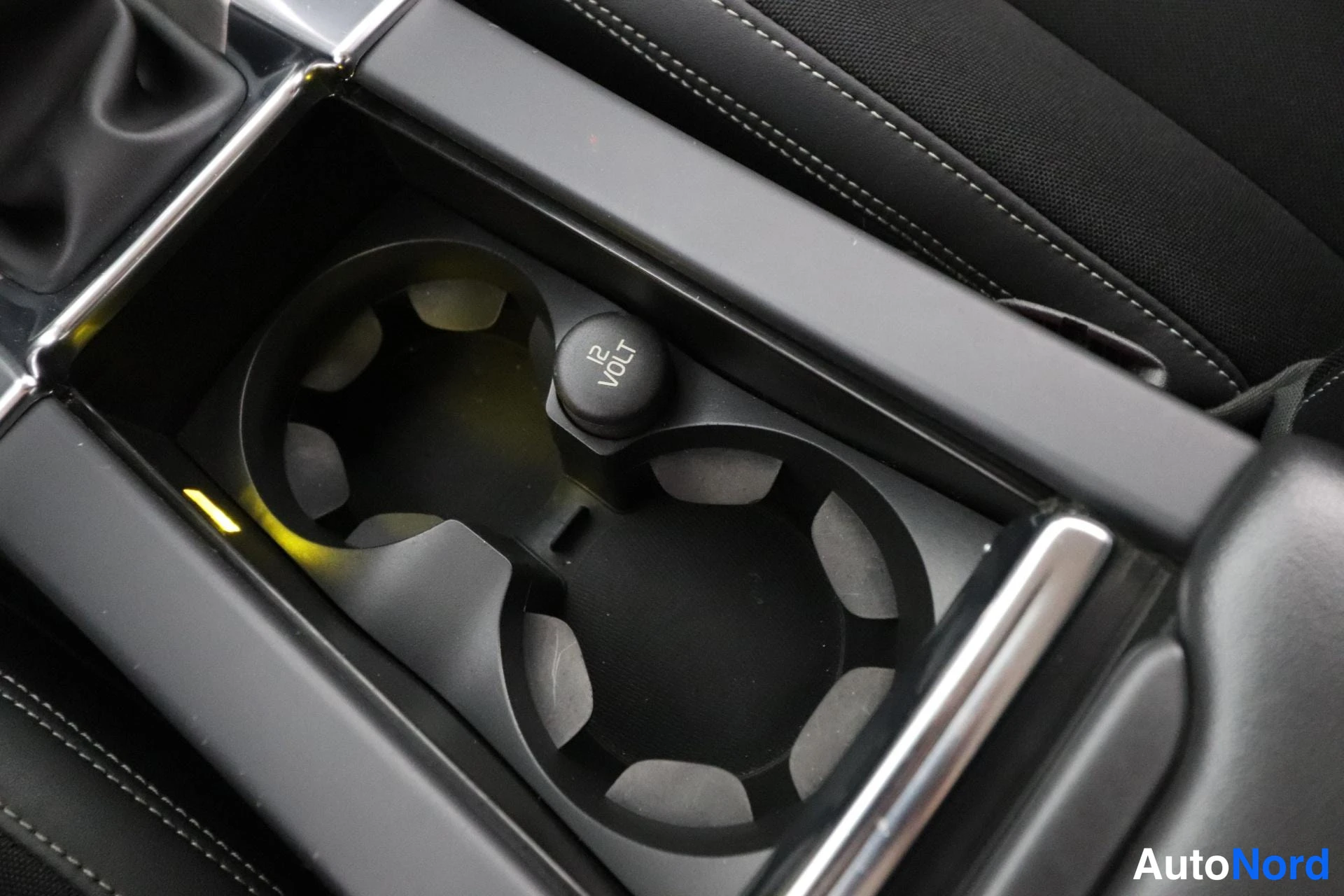 Grey Volvo XC60 2012, detail, photo 23