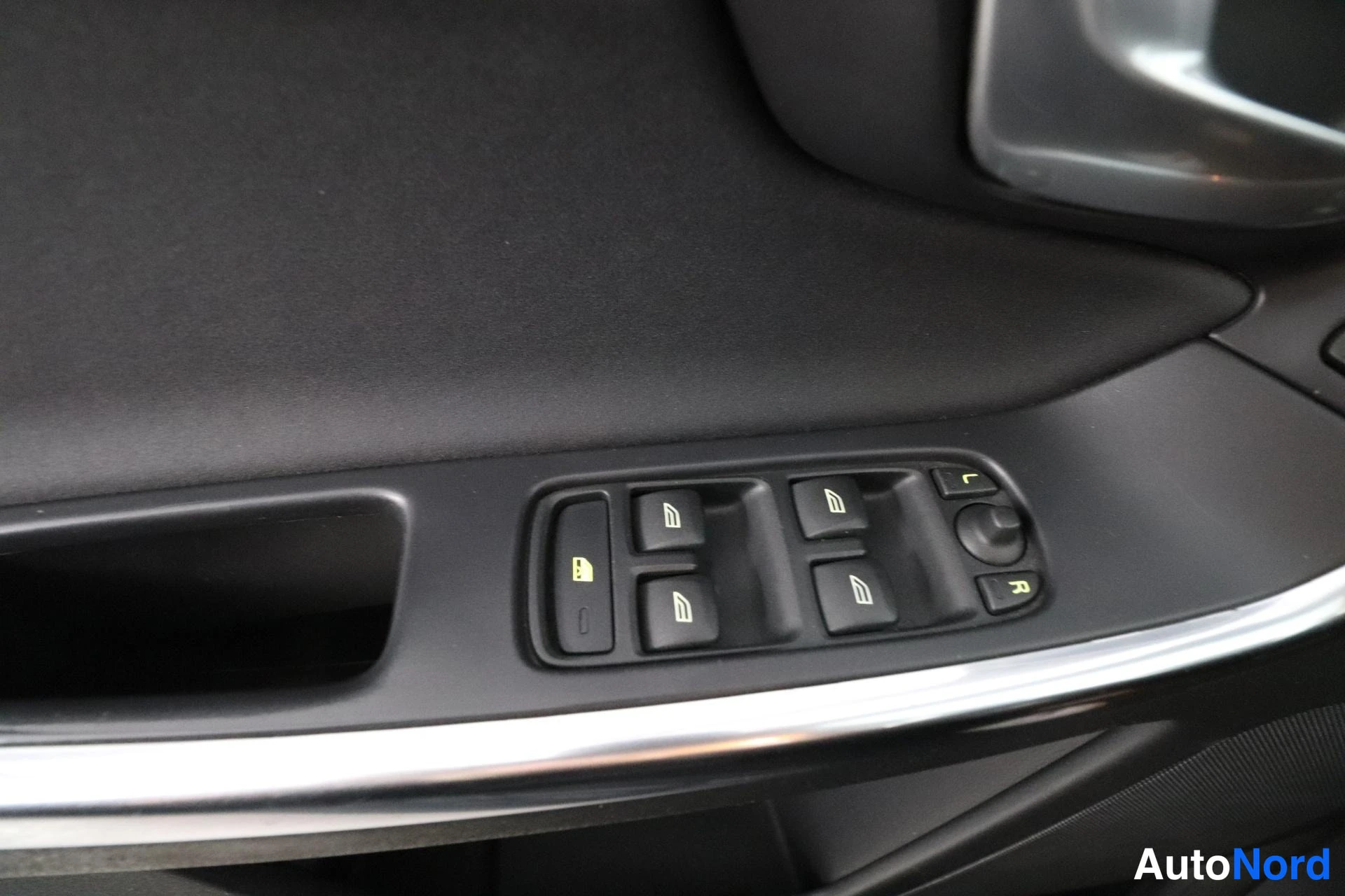 Grey Volvo XC60 2012, detail, photo 28