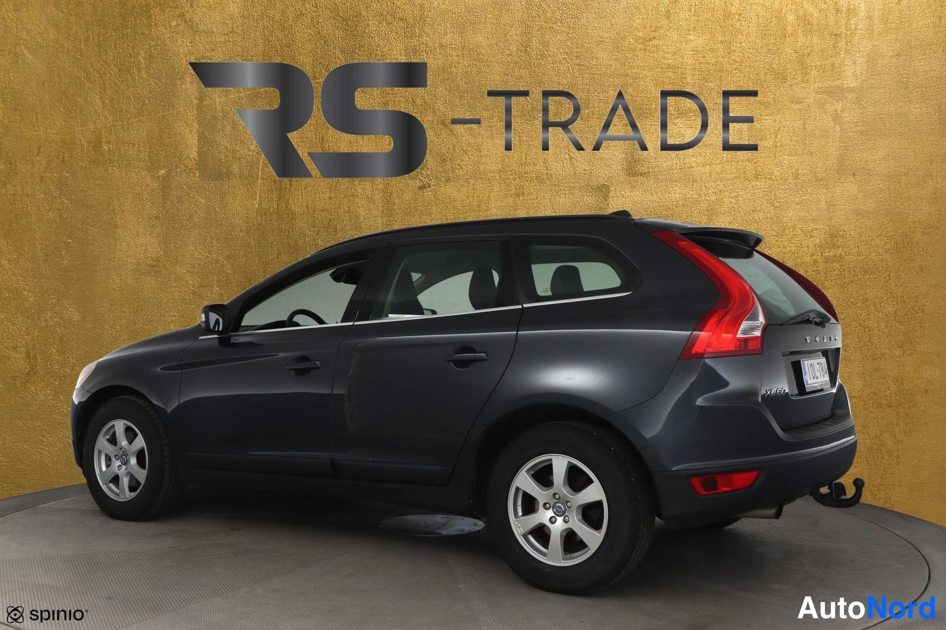 Grey Volvo XC60 2012, rear three-quarter, photo 6