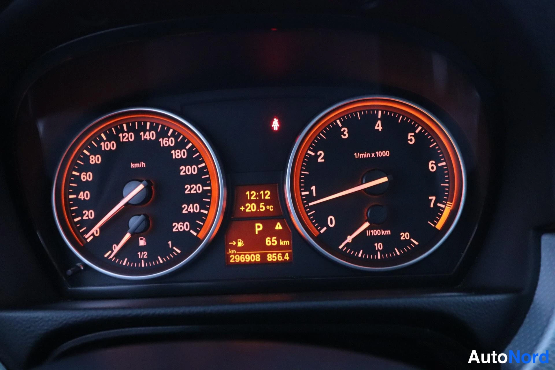 Grå BMW 330i xDrive 2007, detalj, bild 13