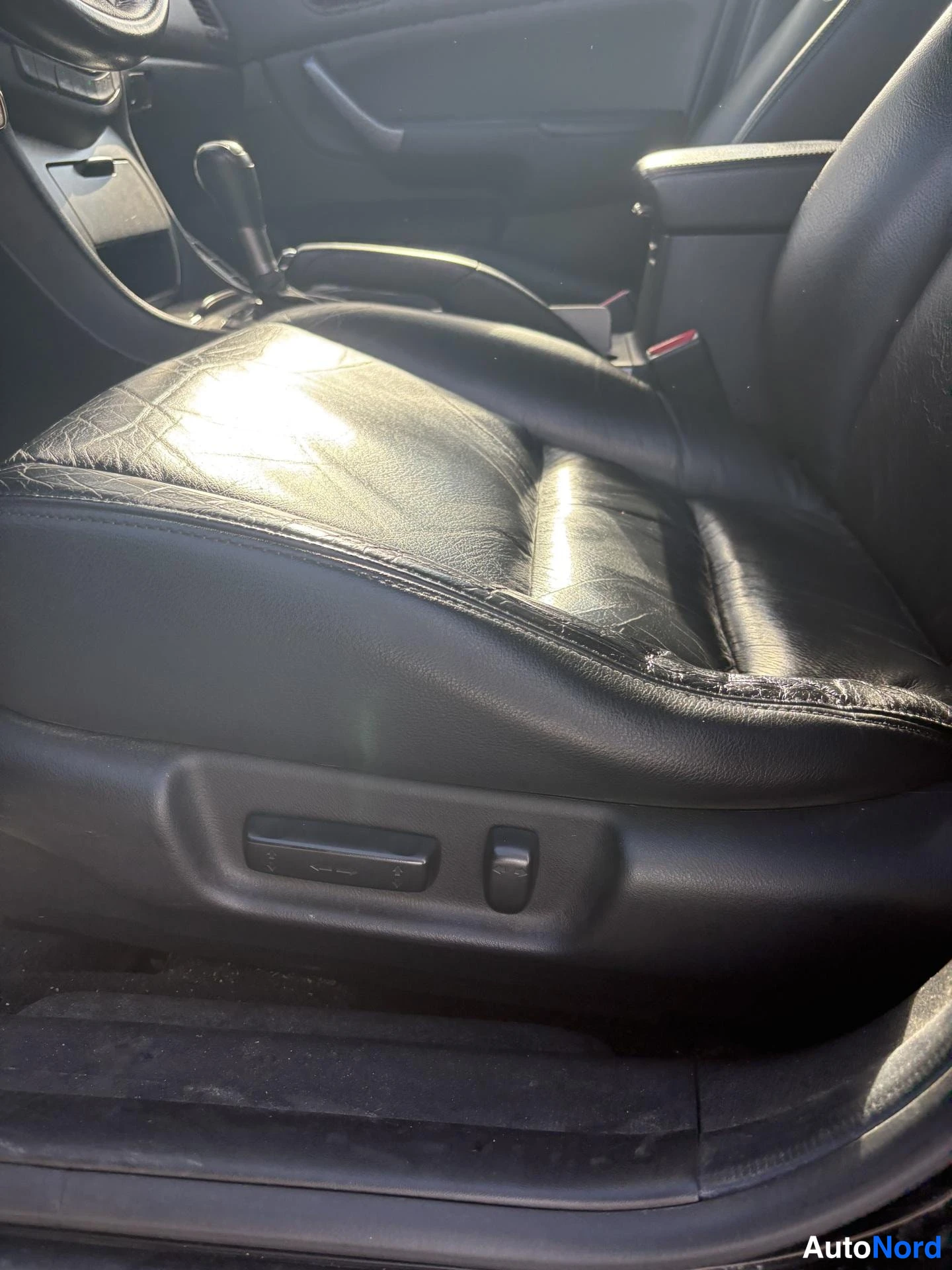Svart Honda Accord 2006, framsäten, bild 8