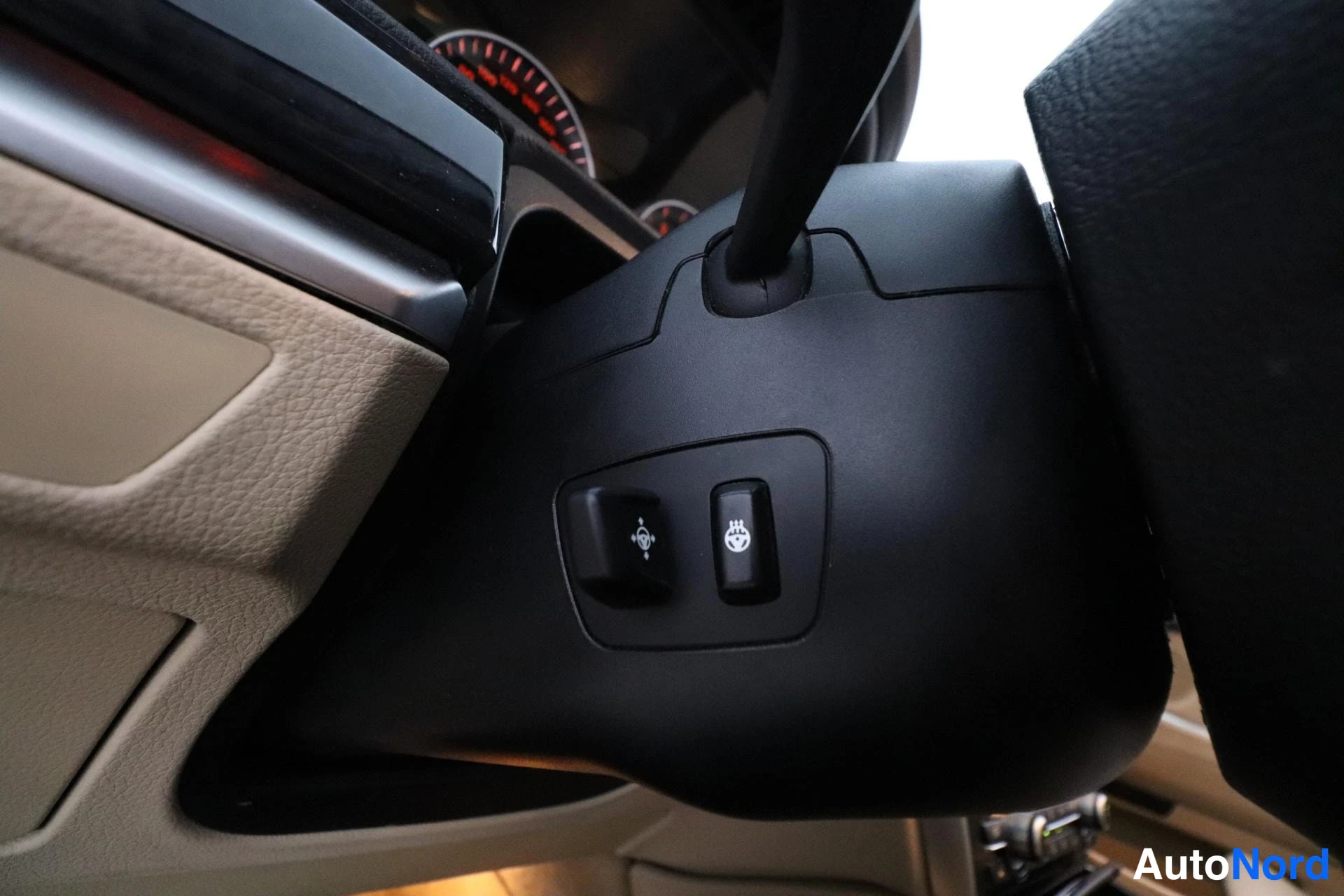 Musta BMW 530d 2010, yksityiskohta, kuva 33