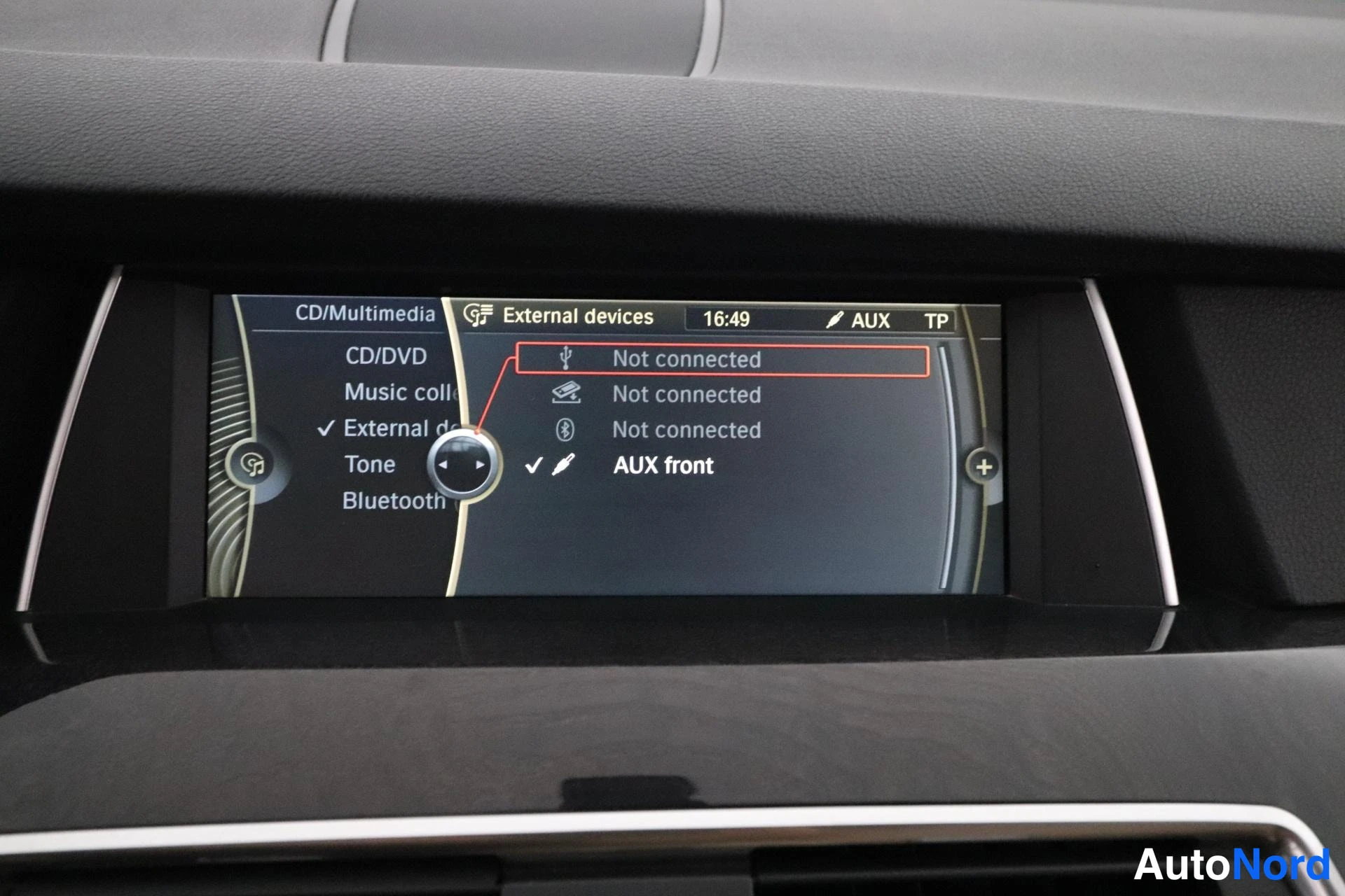 Musta BMW 530d 2010, yksityiskohta, kuva 20
