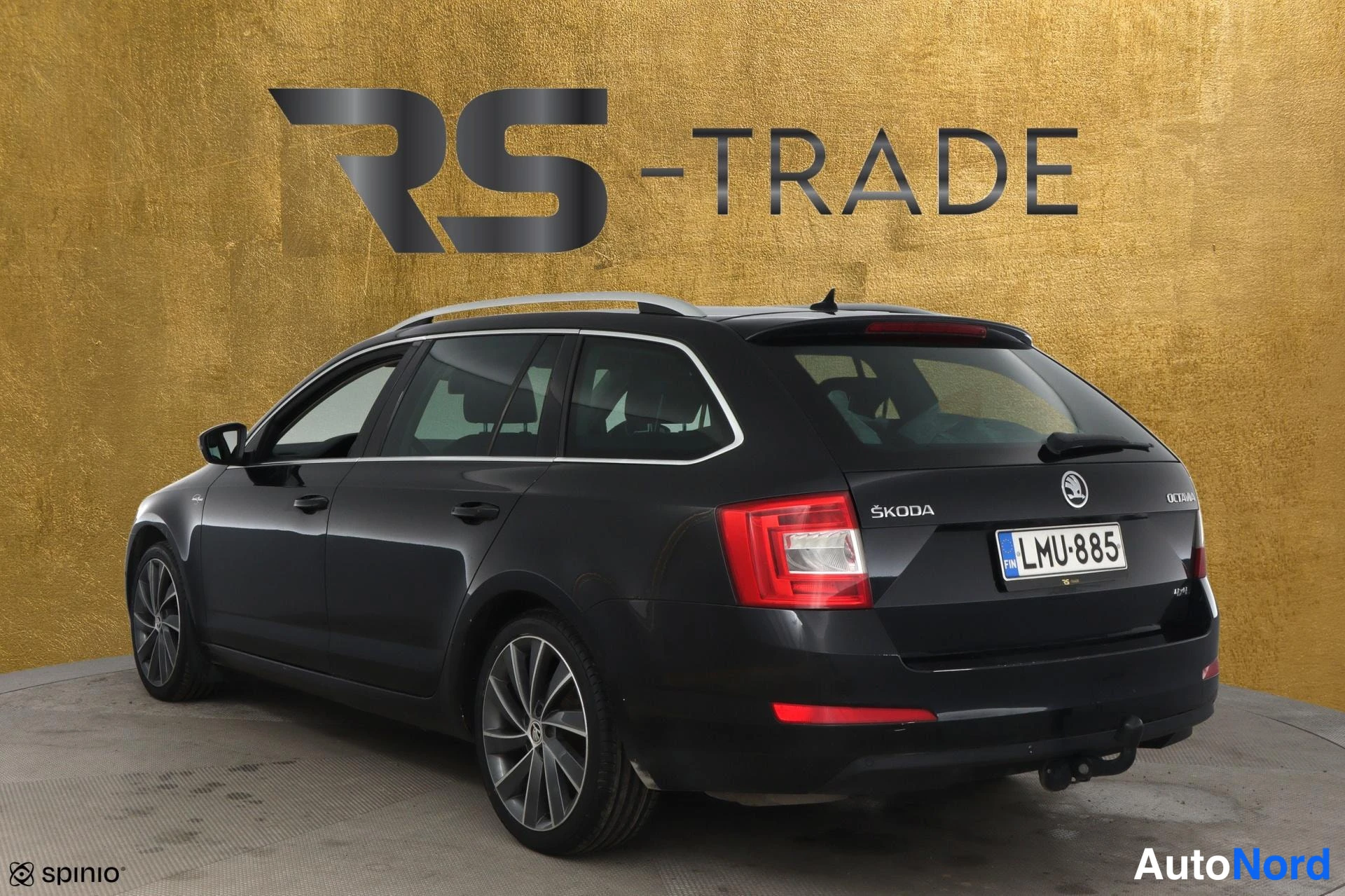 Musta Skoda Octavia 2015, takaviisto, kuva 5