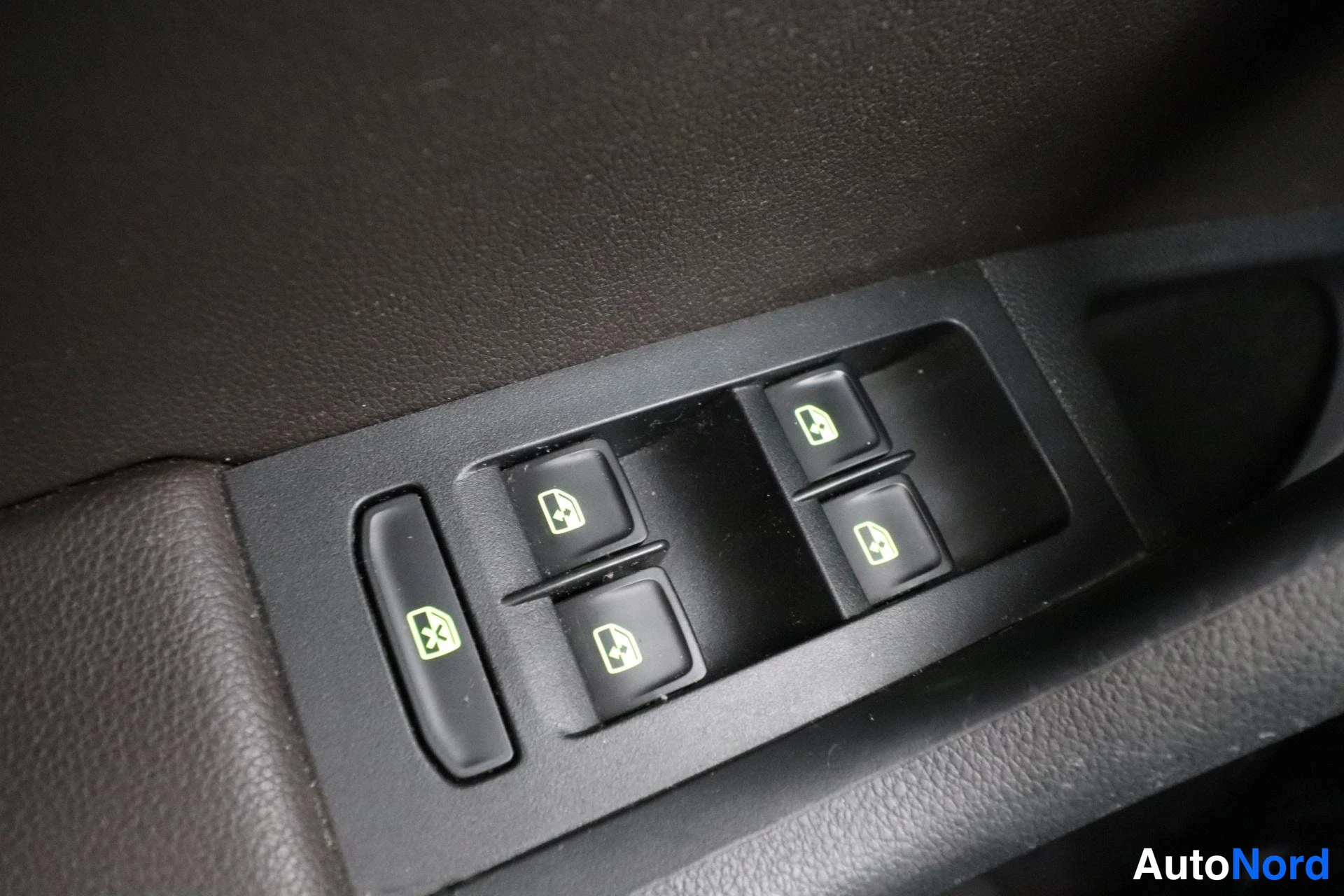 Musta Skoda Octavia 2015, yksityiskohta, kuva 27