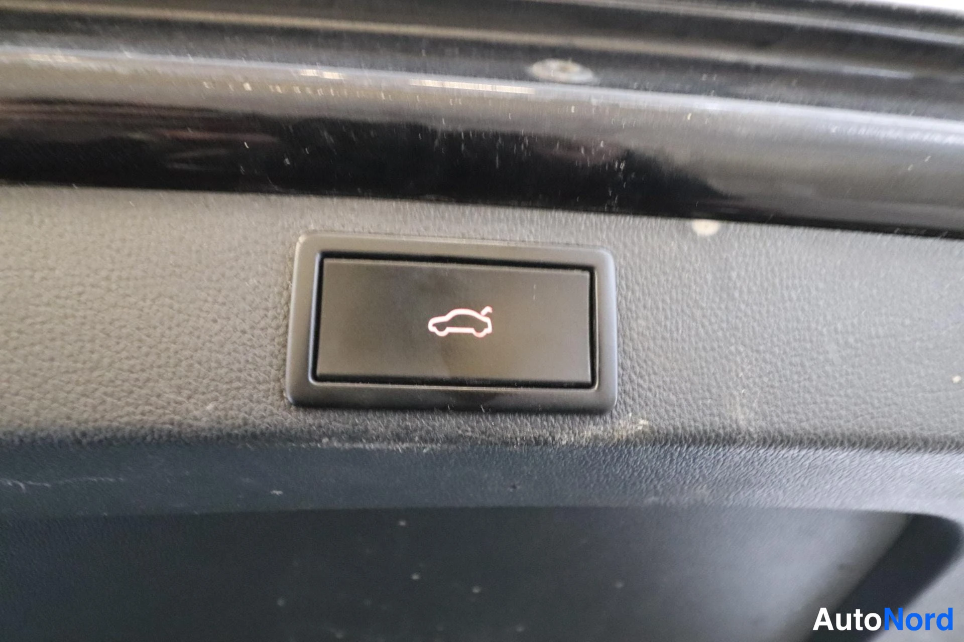 Musta Skoda Octavia 2015, yksityiskohta, kuva 29
