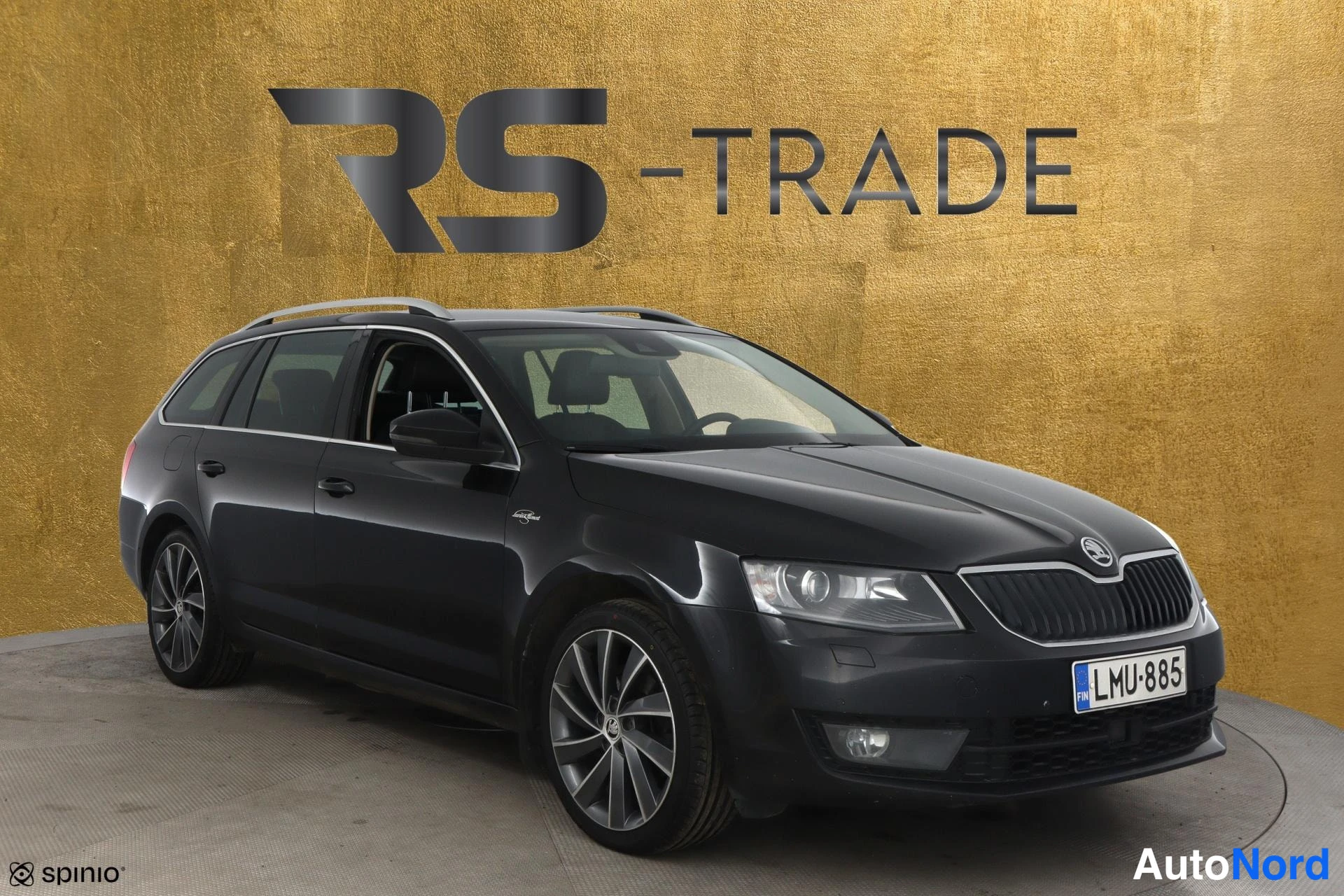 Musta Skoda Octavia 2015, etuviisto, keula oikealle, kuva 3