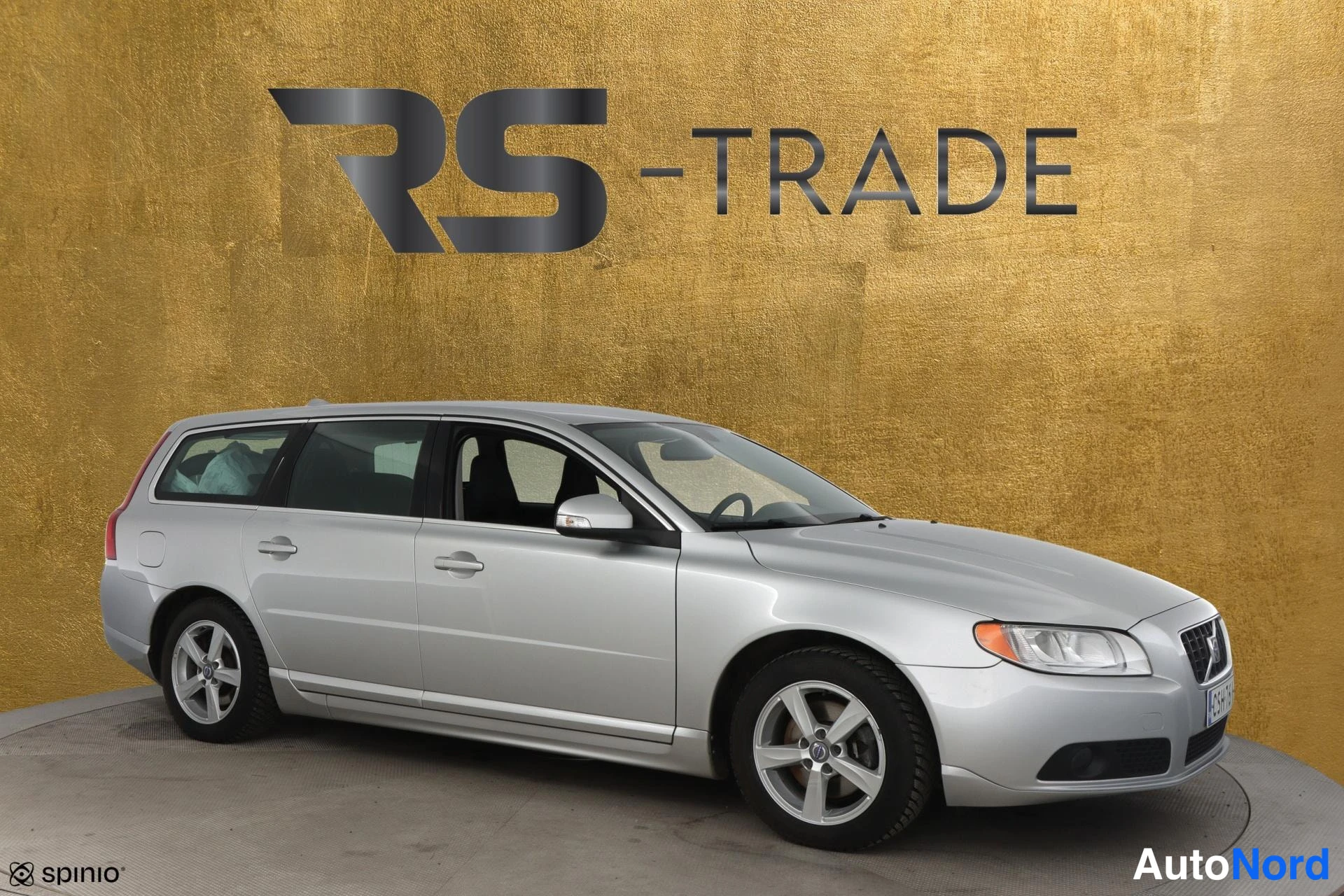 Hopea Volvo V70 2010, etuviisto, keula oikealle, kuva 3