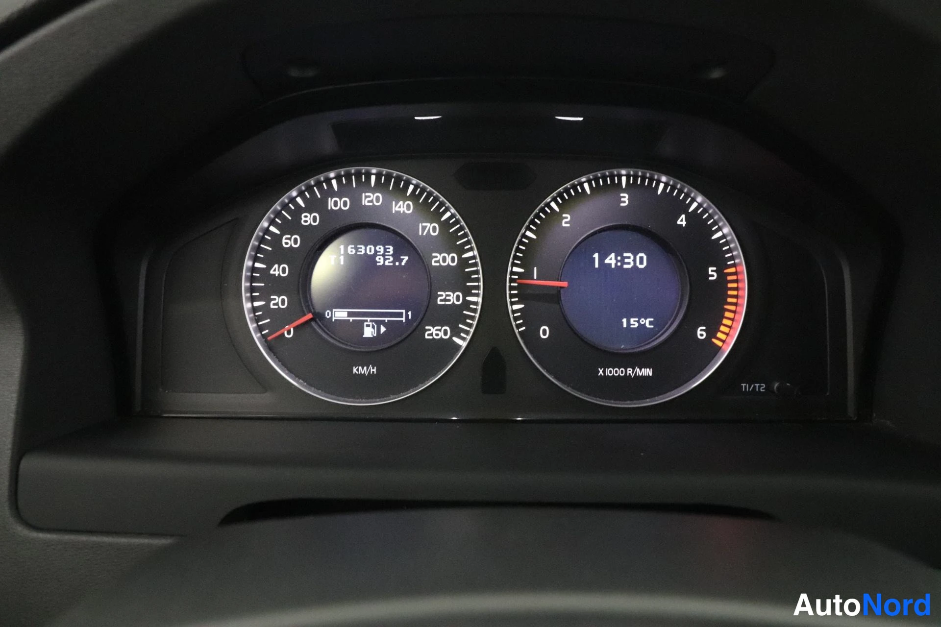 Hopea Volvo V70 2010, yksityiskohta, kuva 13