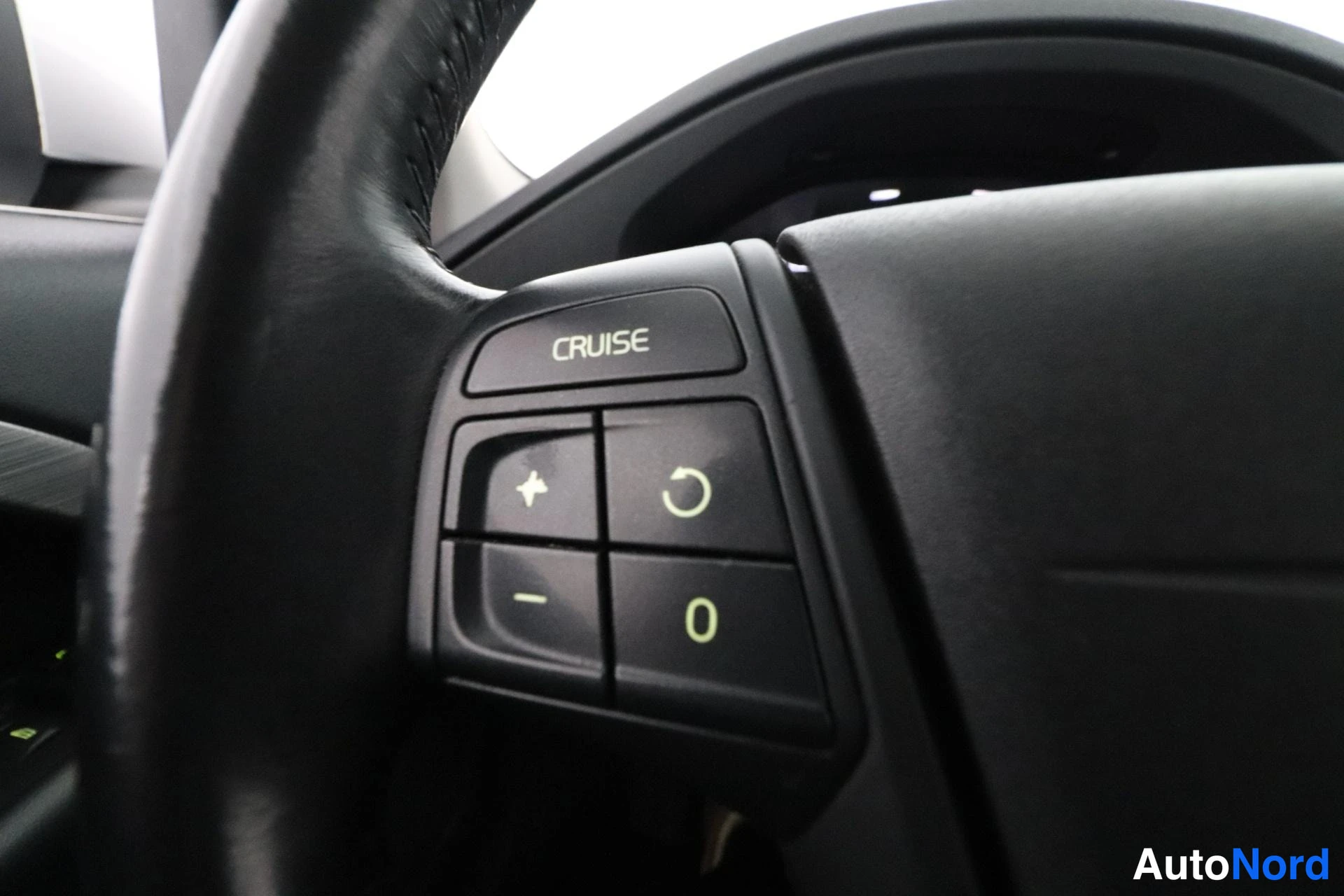 Hopea Volvo V70 2010, yksityiskohta, kuva 15