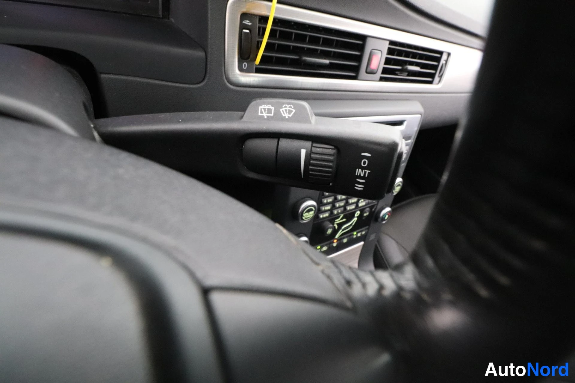 Hopea Volvo V70 2010, yksityiskohta, kuva 18