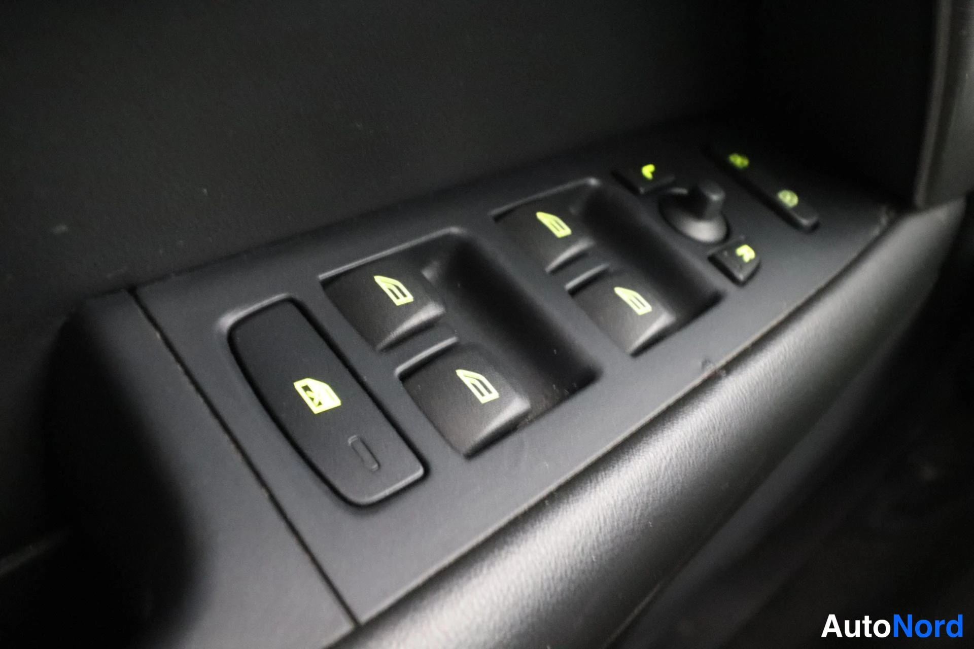 Hopea Volvo V70 2010, yksityiskohta, kuva 19
