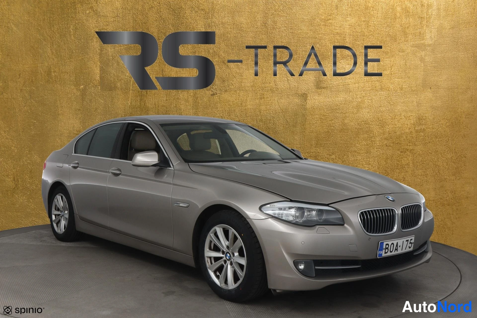 Beige BMW 520d 2010, etuviisto, keula oikealle, kuva 3