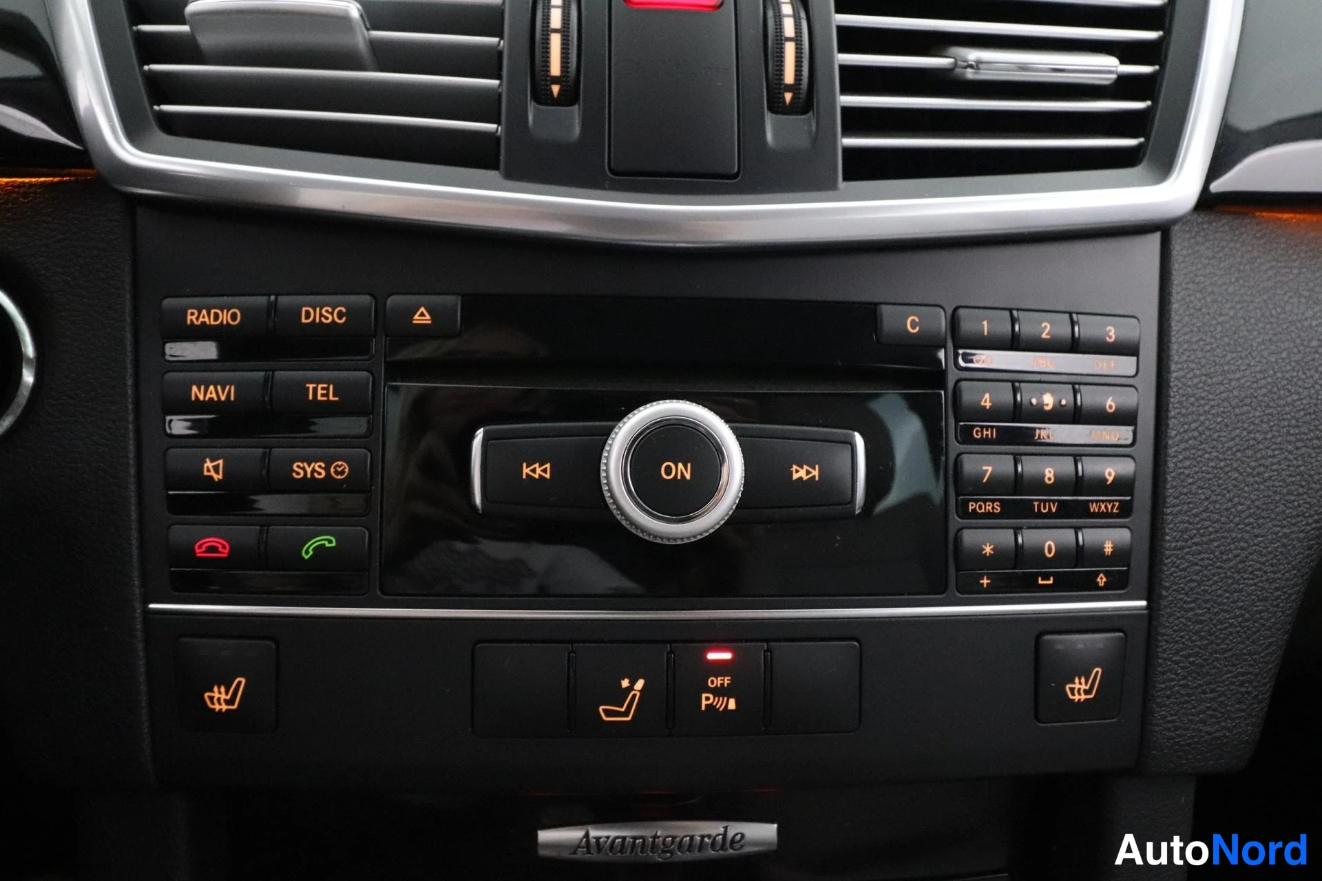 Harmaa Mercedes-Benz E 2010, yksityiskohta, kuva 22