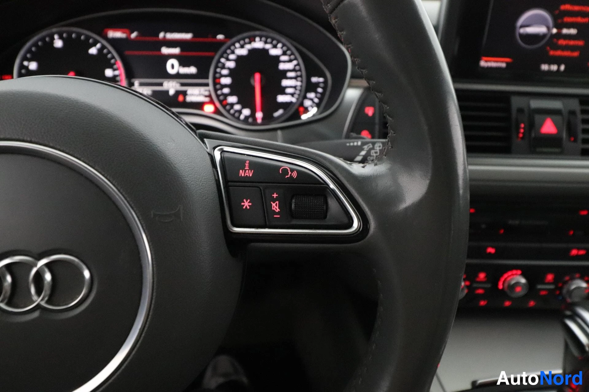 Harmaa Audi A6 2012, yksityiskohta, kuva 15