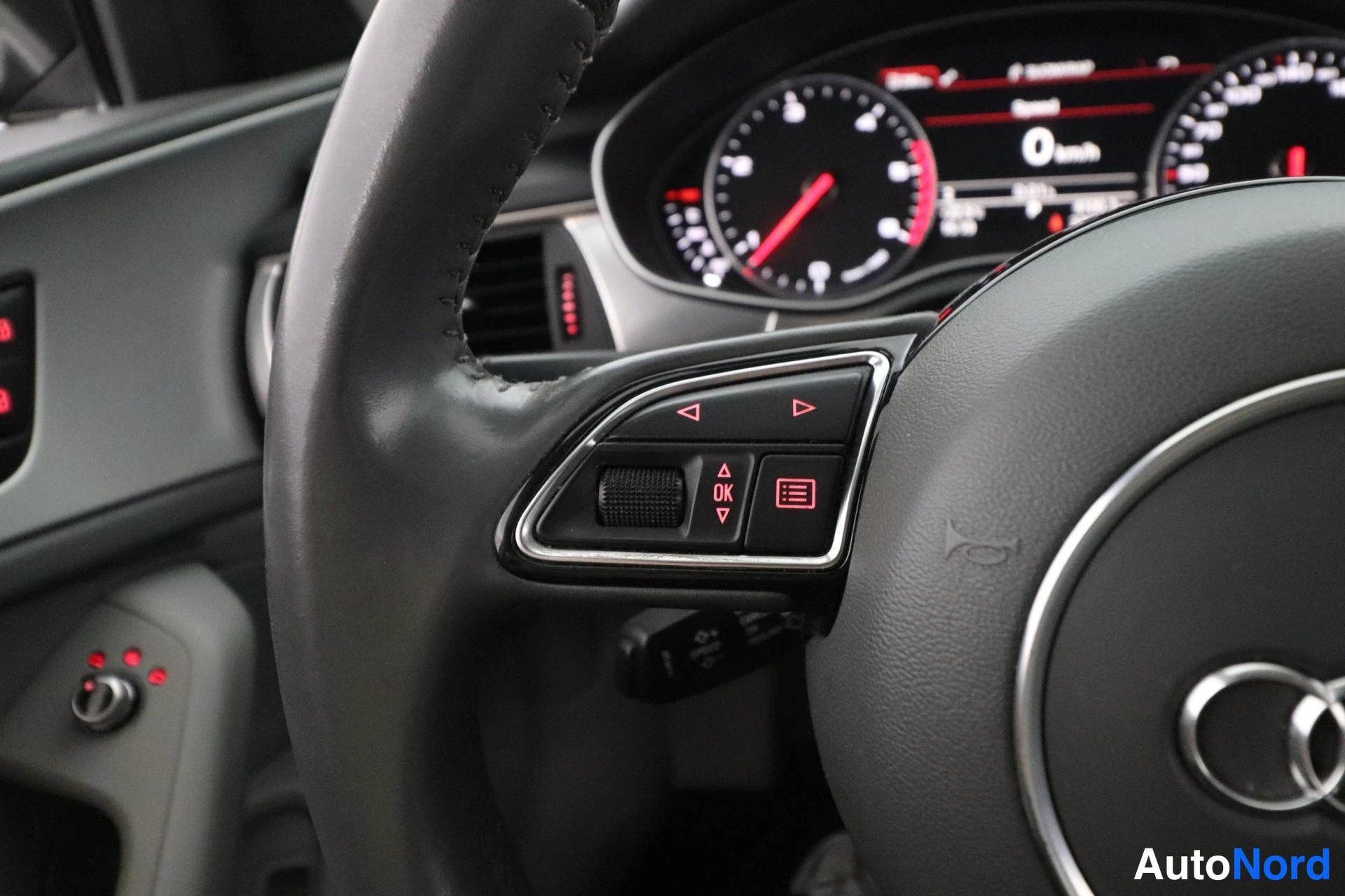 Harmaa Audi A6 2012, yksityiskohta, kuva 16