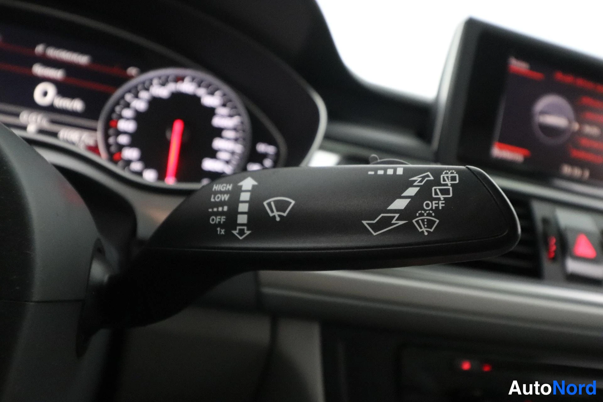 Harmaa Audi A6 2012, yksityiskohta, kuva 33