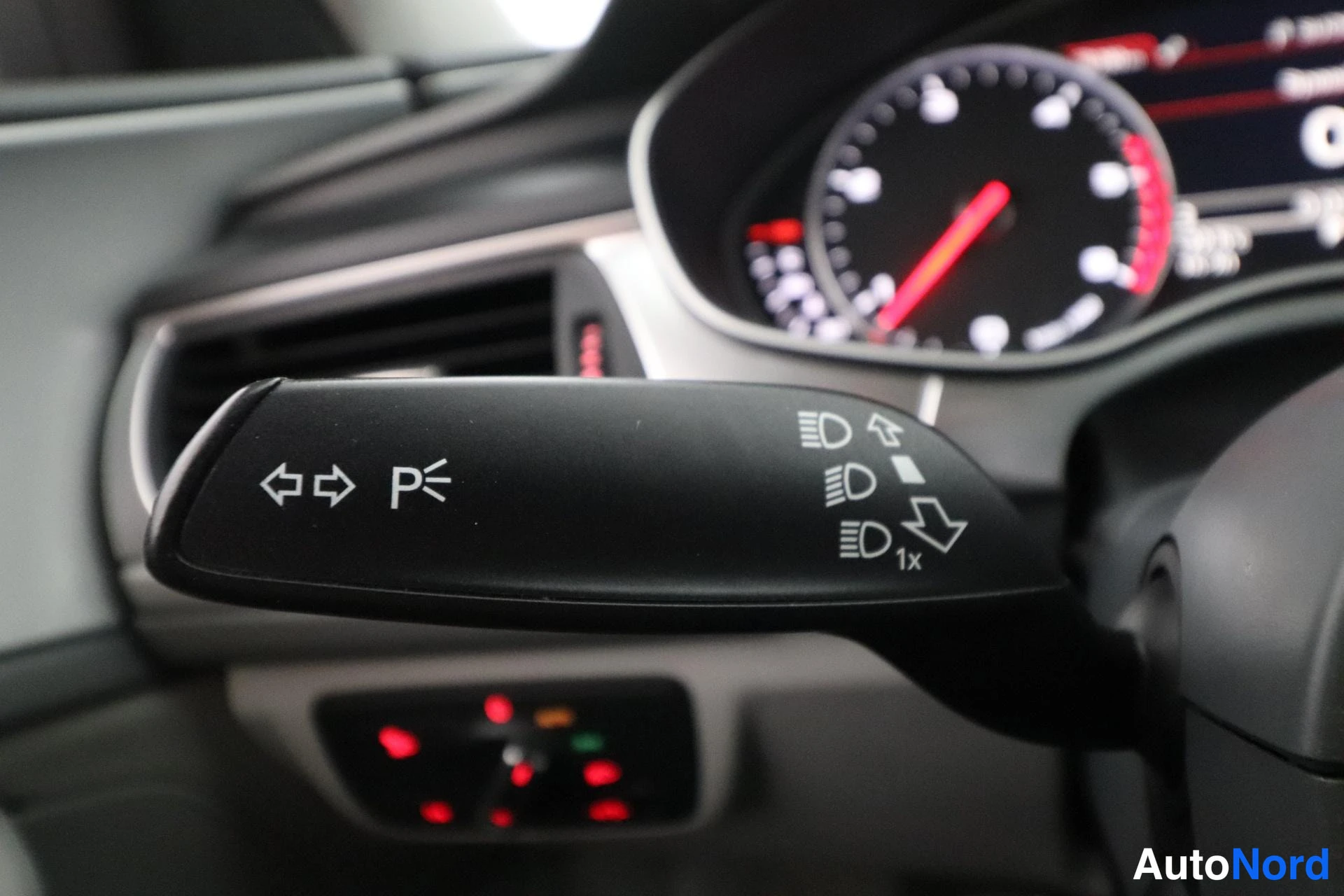 Harmaa Audi A6 2012, yksityiskohta, kuva 34