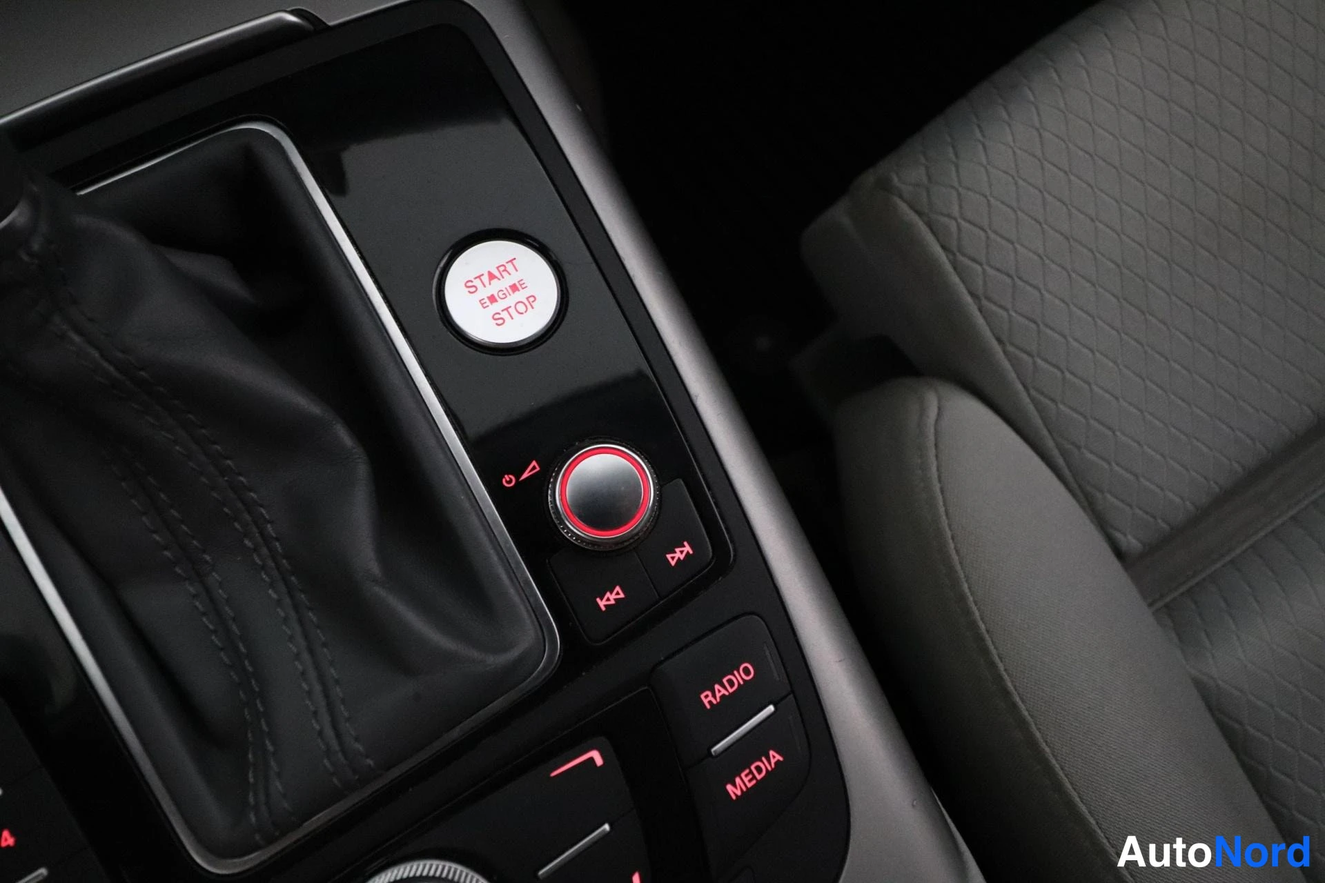 Harmaa Audi A6 2012, yksityiskohta, kuva 23