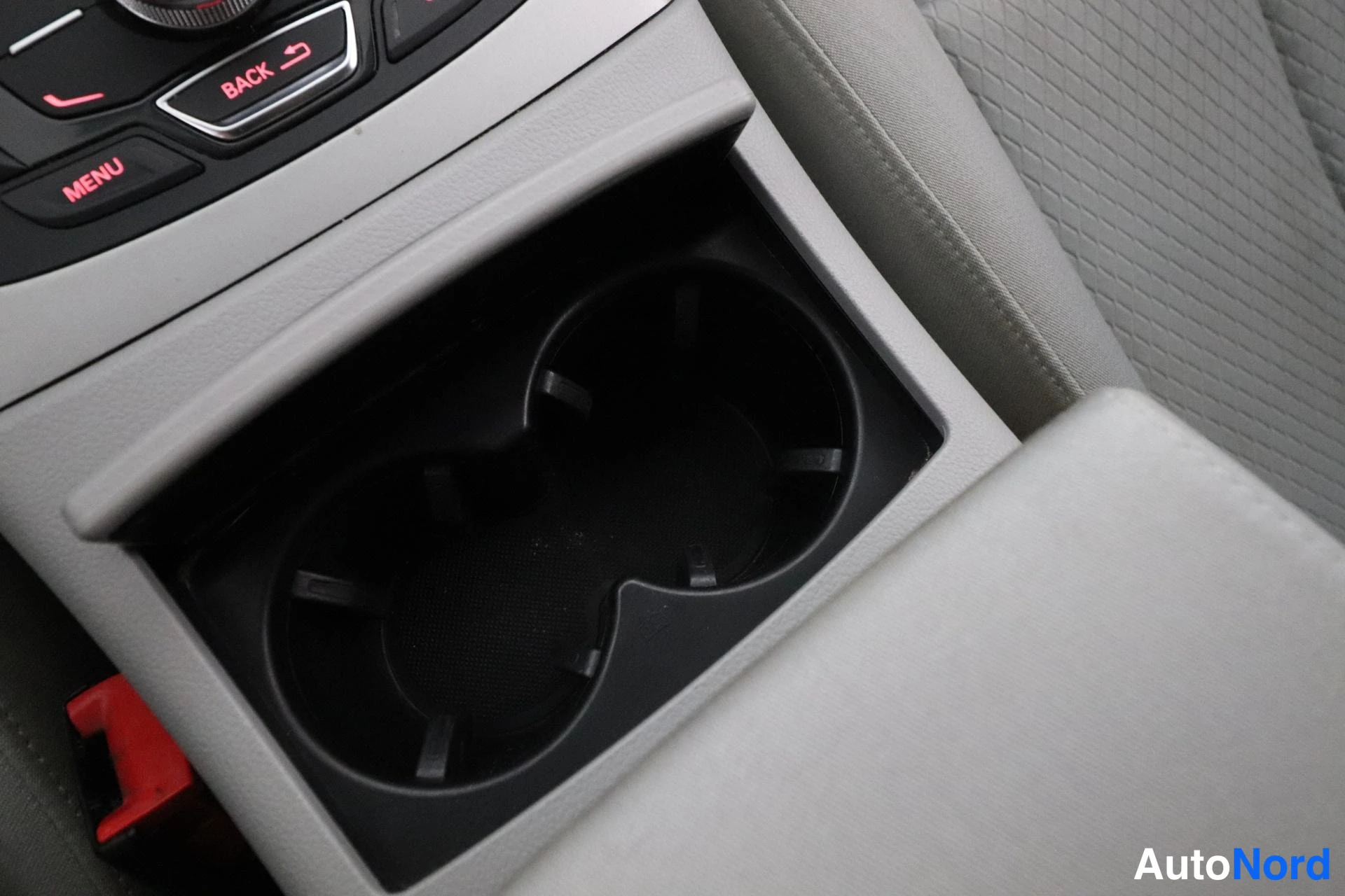 Harmaa Audi A6 2012, yksityiskohta, kuva 25