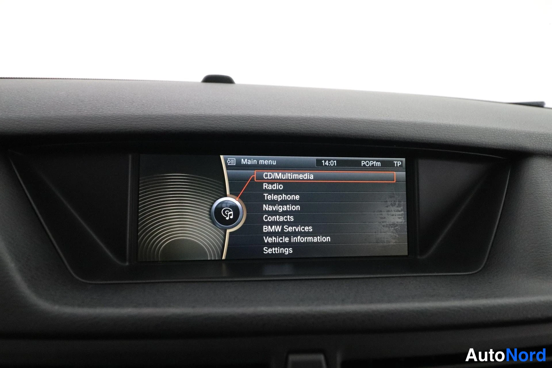 Ruskea BMW X1 2009, yksityiskohta, kuva 19