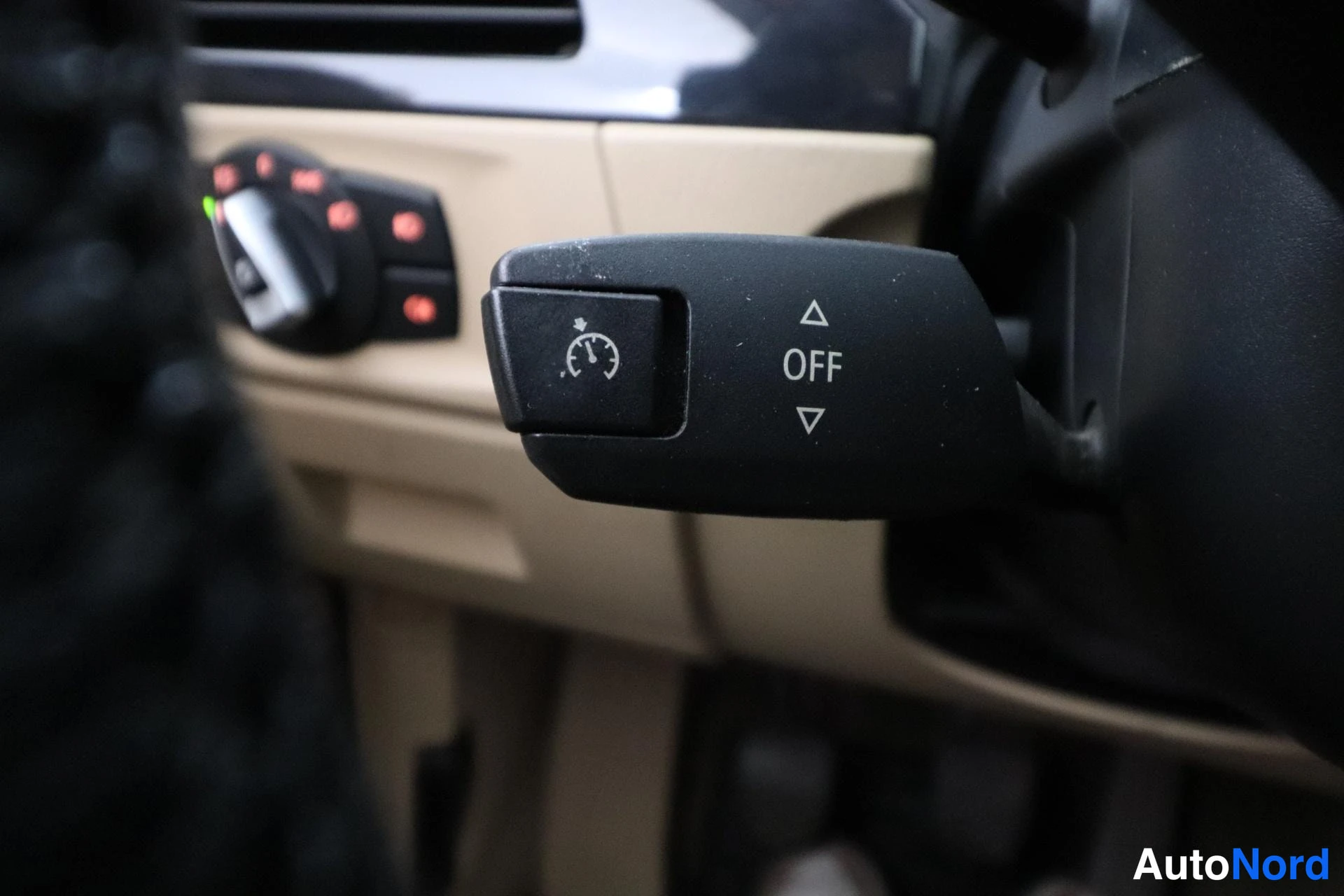 Sininen BMW 320d 2009, yksityiskohta, kuva 31