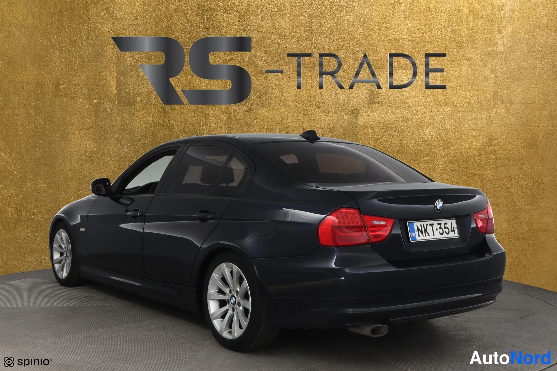 Sininen BMW 320d 2009, takaviisto, kuva 5