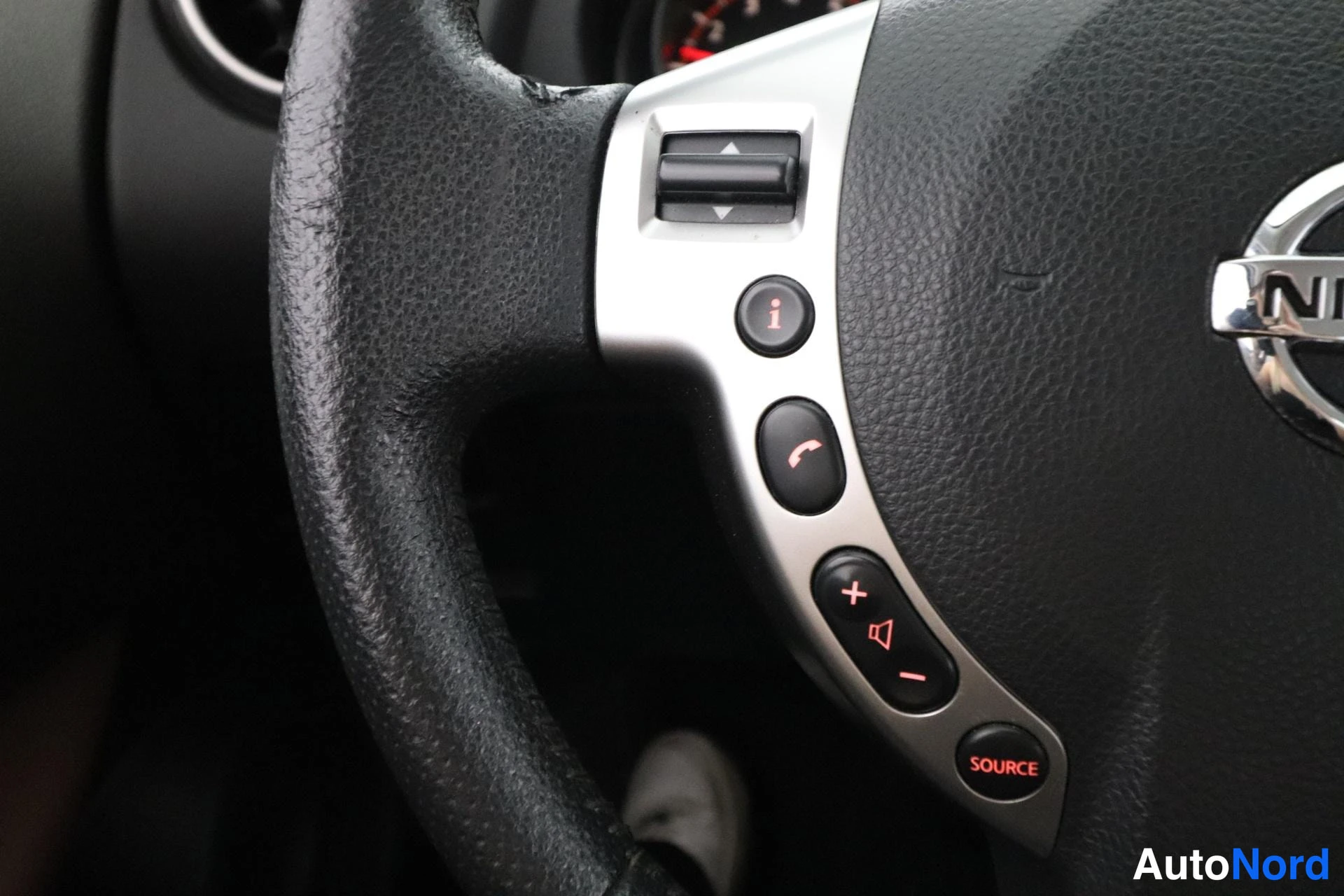 Harmaa Nissan Qashqai 2007, yksityiskohta, kuva 16