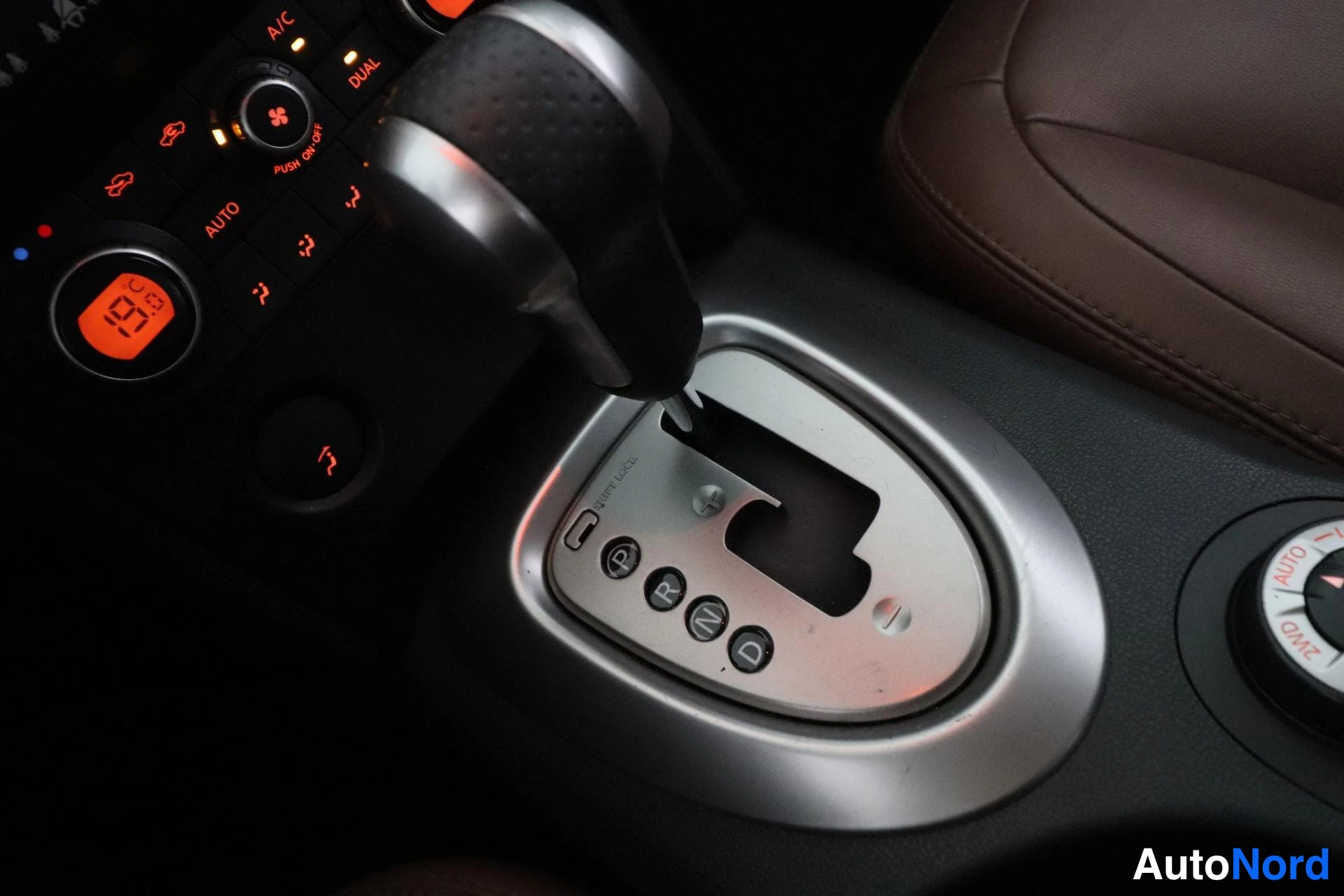 Harmaa Nissan Qashqai 2007, yksityiskohta, kuva 25