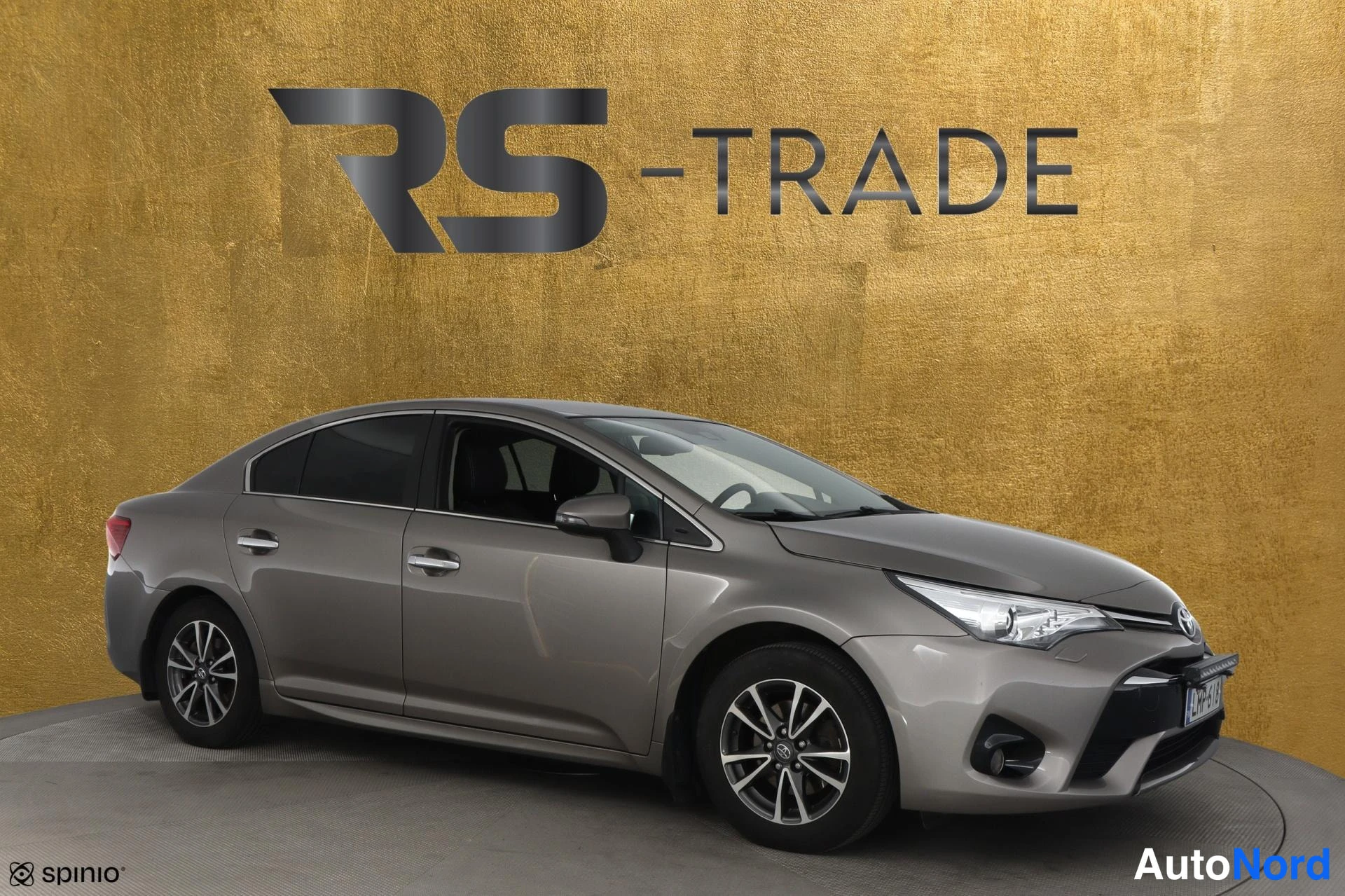 Beige Toyota Avensis 2015, etuviisto, keula oikealle, kuva 3