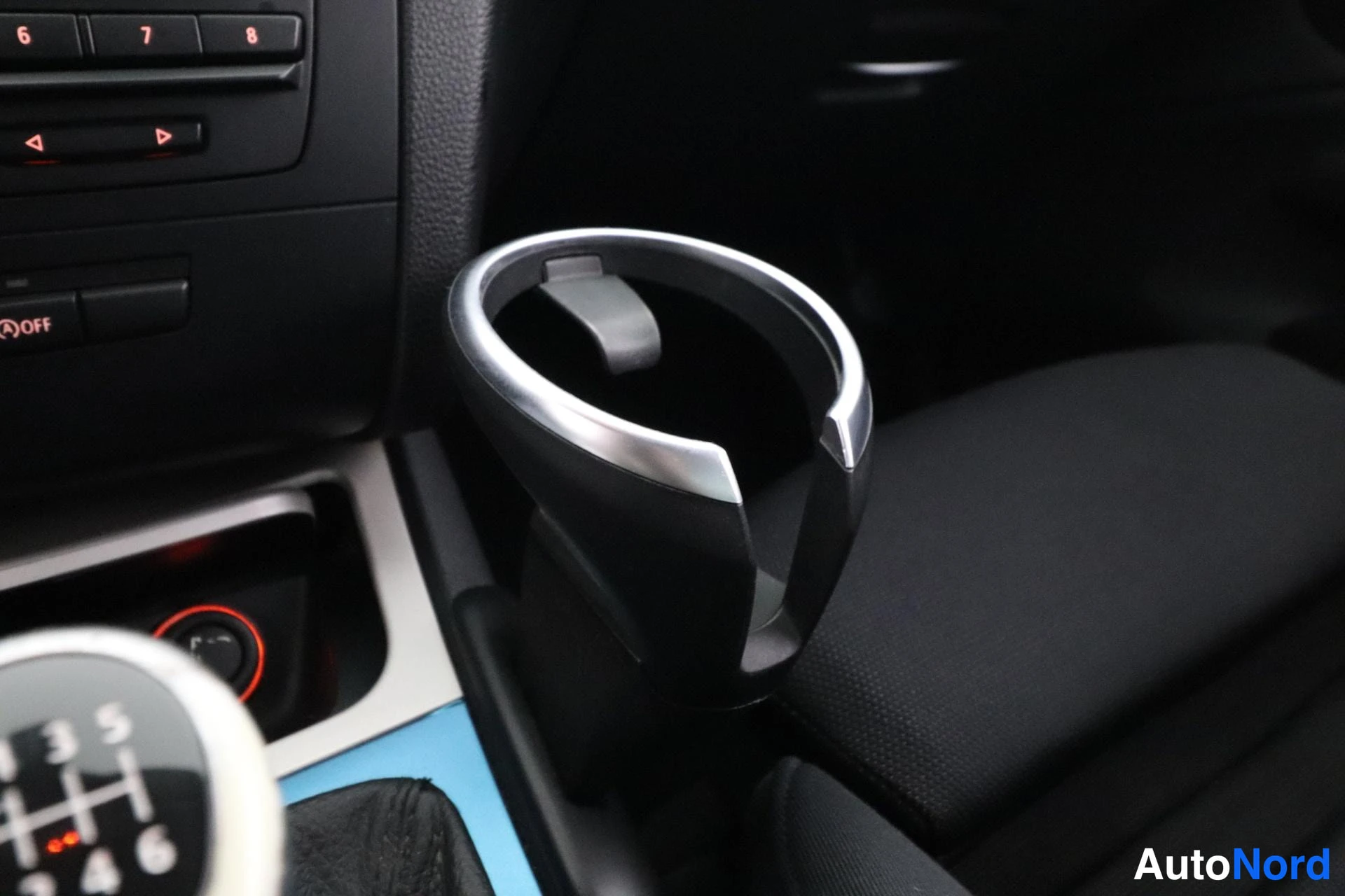 Valkoinen BMW 118d 2012, yksityiskohta, kuva 26
