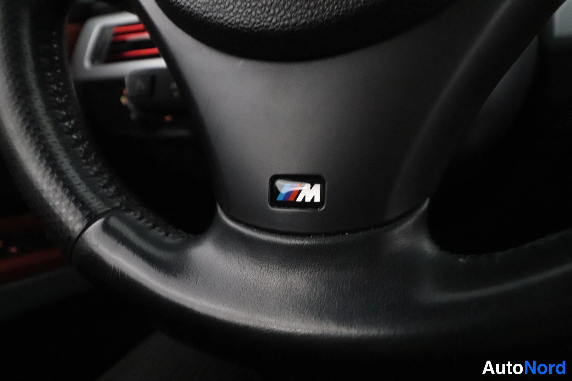 Harmaa BMW 320d 2008, yksityiskohta, kuva 23