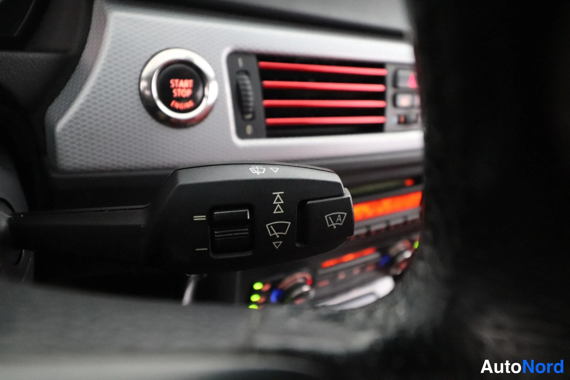 Harmaa BMW 320d 2008, yksityiskohta, kuva 15
