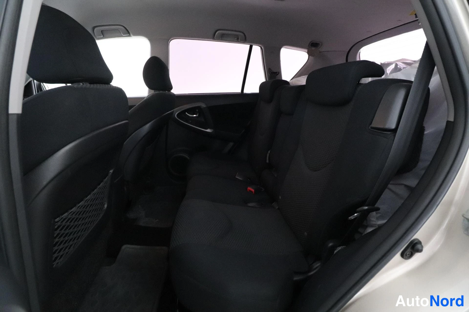 Beige Toyota RAV4 2006, takaistuimet, kuva 11